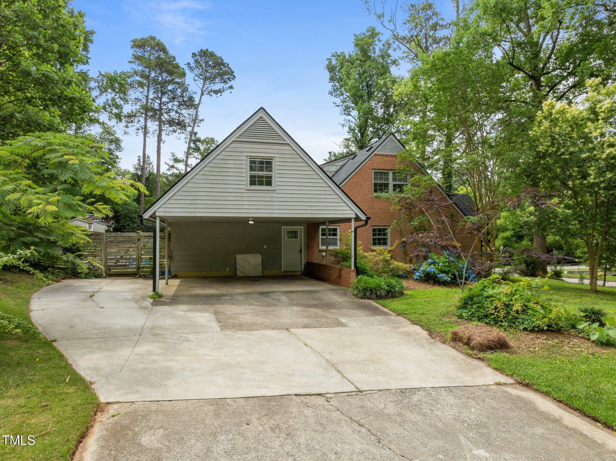 Raleigh, North Carolina, 27606, United States, 5 Bedrooms Bedrooms, ,2 BathroomsBathrooms,Residential,For Sale,1857756