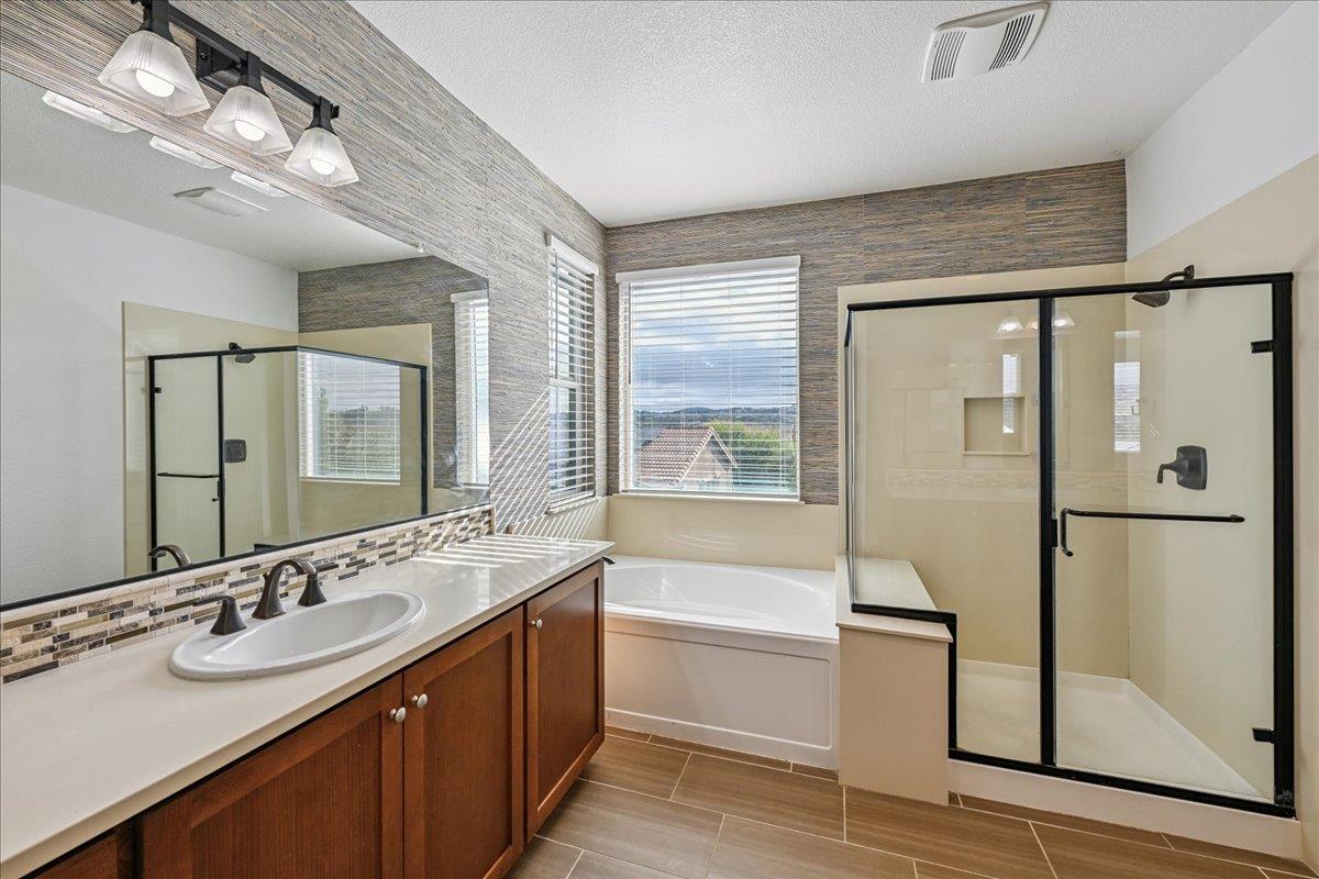 Folsom, California, 95630, United States, 4 Bedrooms Bedrooms, ,3 BathroomsBathrooms,Residential,For Sale,1948899