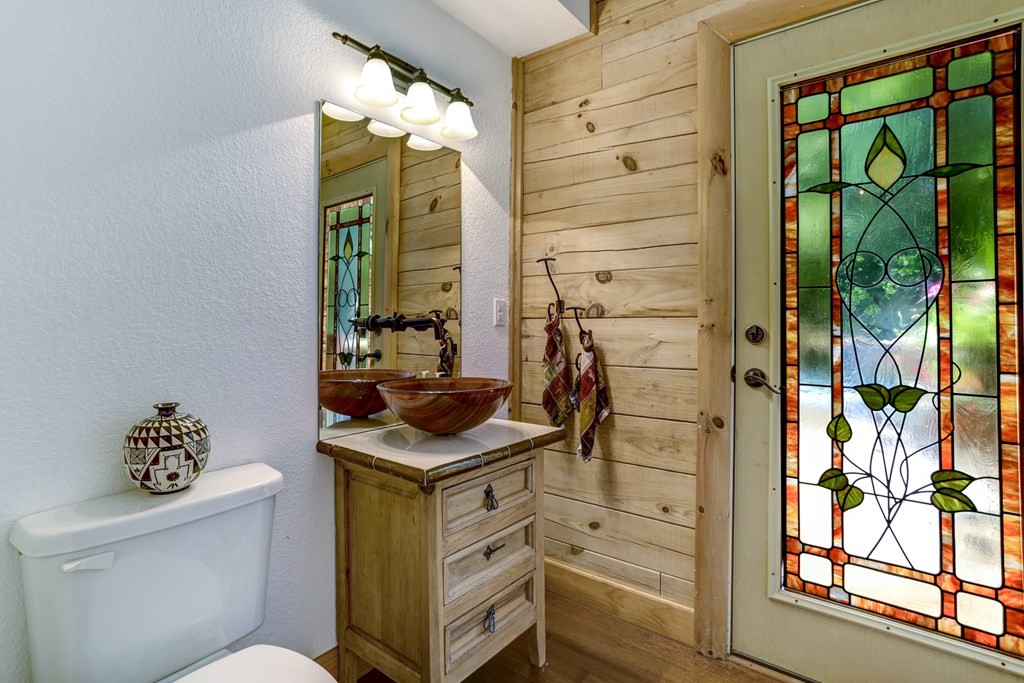 Hayesville, North Carolina, 28904, United States, 3 Bedrooms Bedrooms, ,5 BathroomsBathrooms,Residential,For Sale,1931942