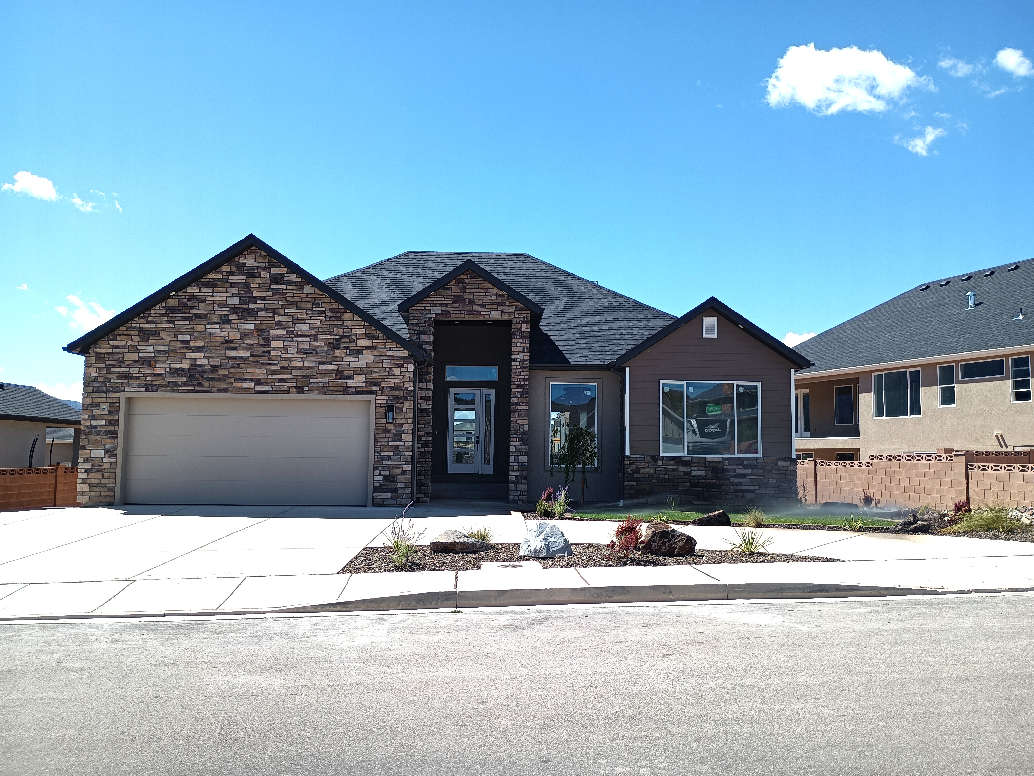 Cedar City, Utah, 84720, United States, 6 Bedrooms Bedrooms, ,4 BathroomsBathrooms,Residential,For Sale,1983360