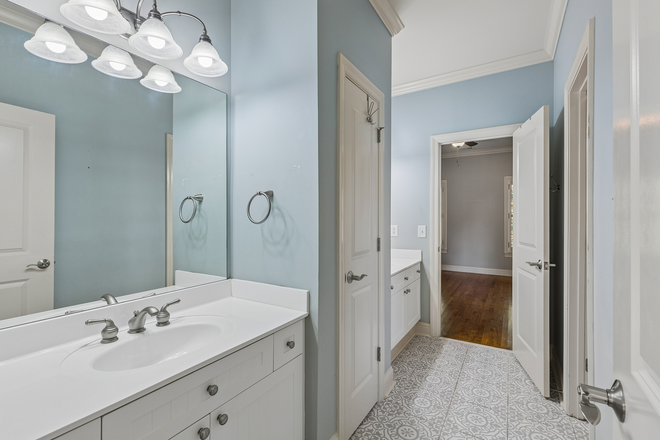  Ideally Located Within One Mile of Roswell’s Beloved Historic Canton Street - 物件實景