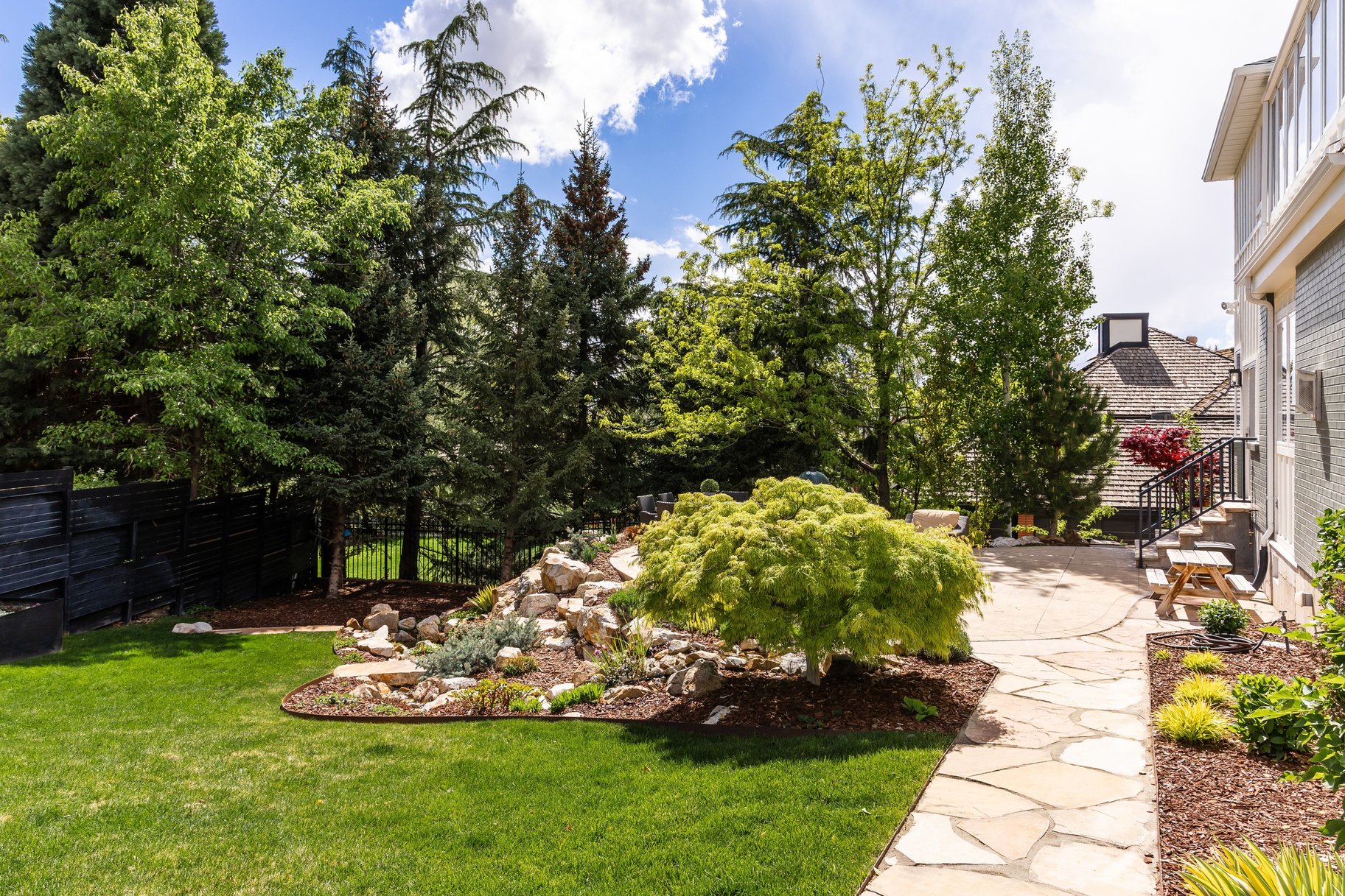  BEAUTIFULLY UPDATED FEDERAL HEIGHTS TWO STORY HOME - 物件實景