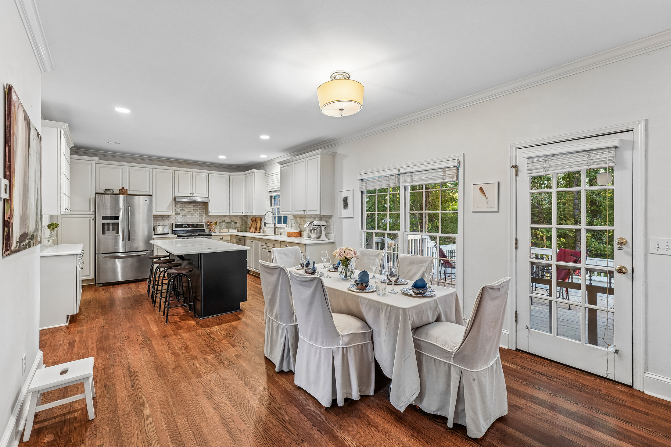  Beautiful, Renovated Daylight Basement Home on Exceptional Lot - 物件實景