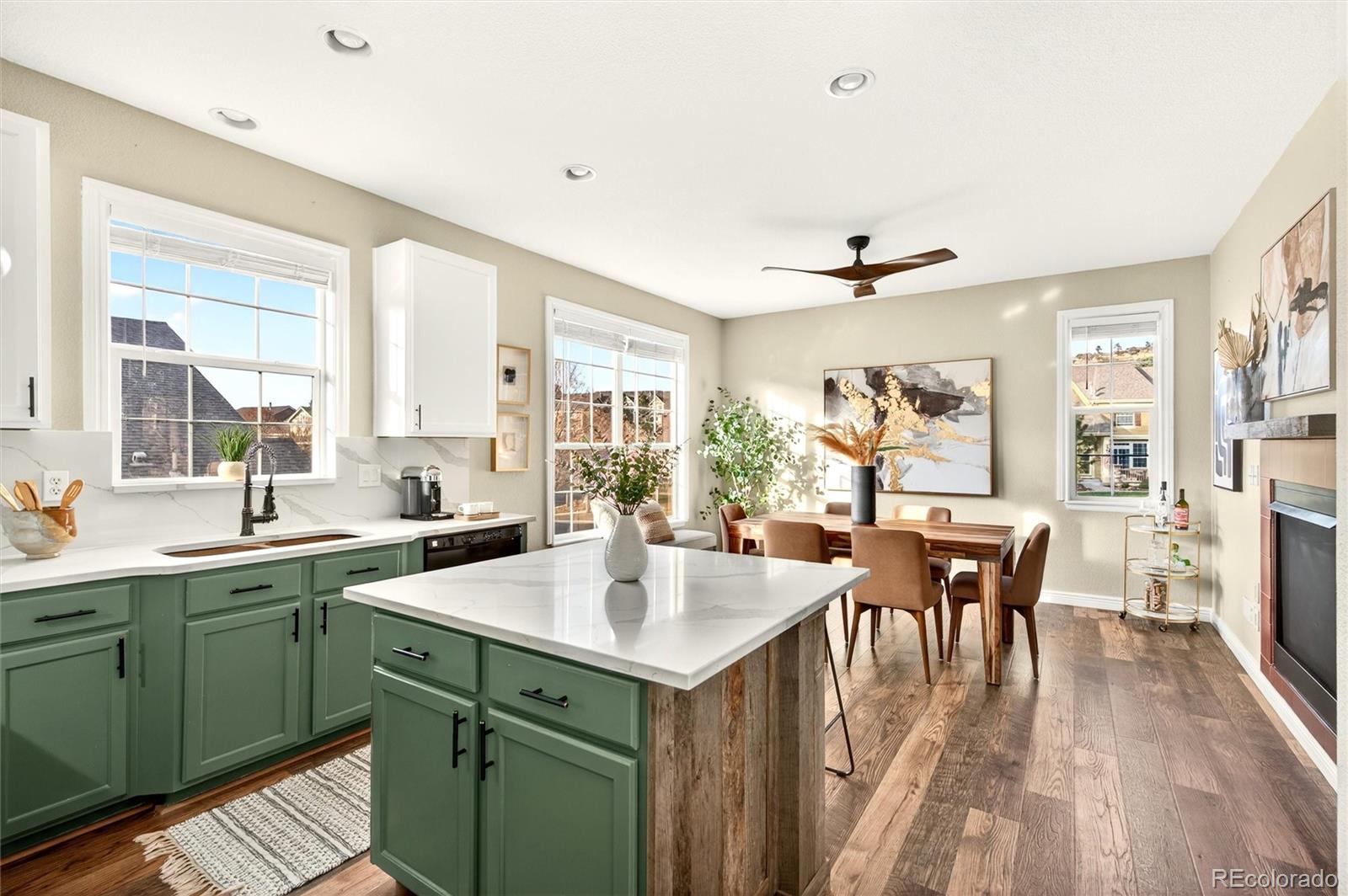 Castle Rock, Colorado, 80108, United States, 2 Bedrooms Bedrooms, ,3 BathroomsBathrooms,Residential,For Sale,1992912