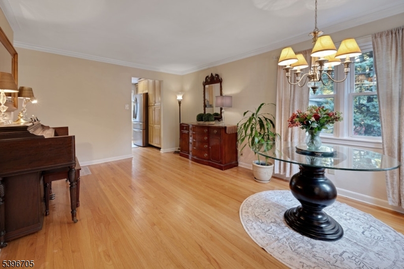 Mountain Lakes Boro, New Jersey, 07046, United States, 3 Bedrooms Bedrooms, ,2 BathroomsBathrooms,Residential,For Sale,1991088