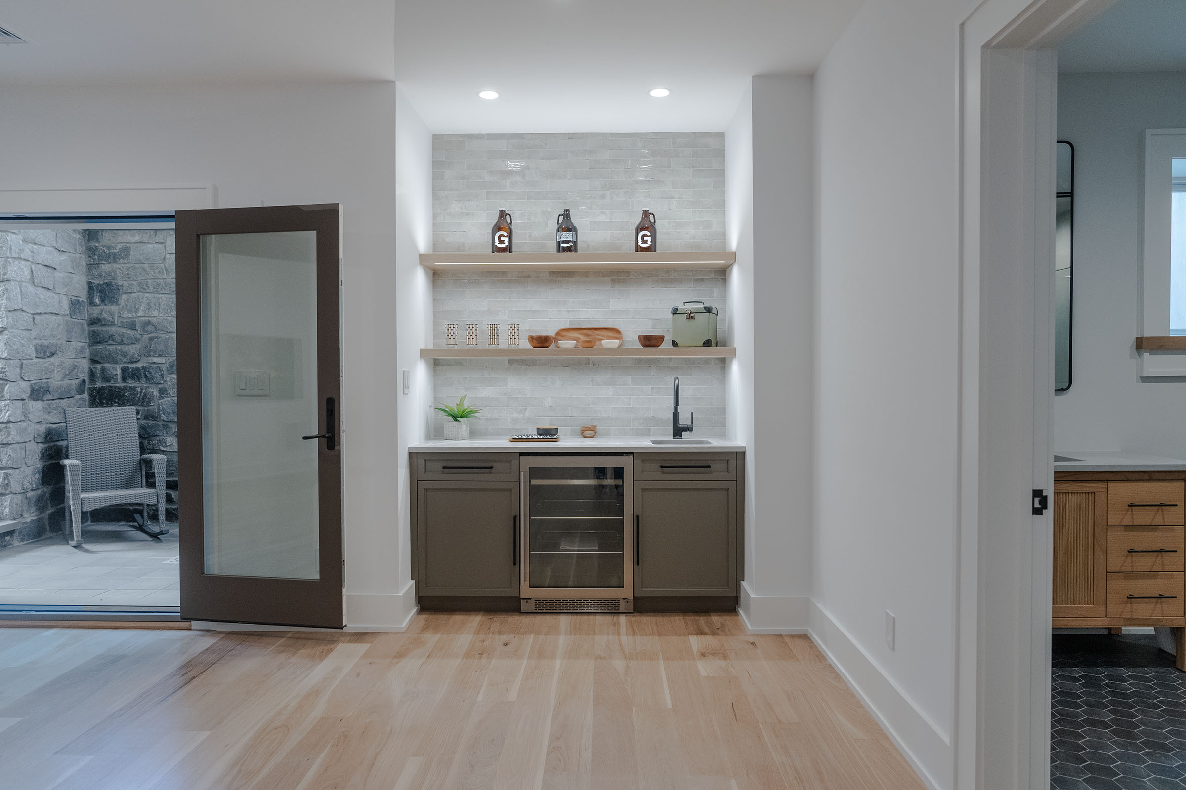 Southold, New York, 11971, United States, 4 Bedrooms Bedrooms, ,6 BathroomsBathrooms,Residential,For Sale,1976205