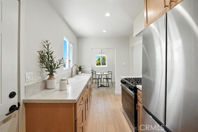 Los Angeles, California, 90047, United States, 2 Bedrooms Bedrooms, ,1 BathroomBathrooms,Residential,For Sale,1931477