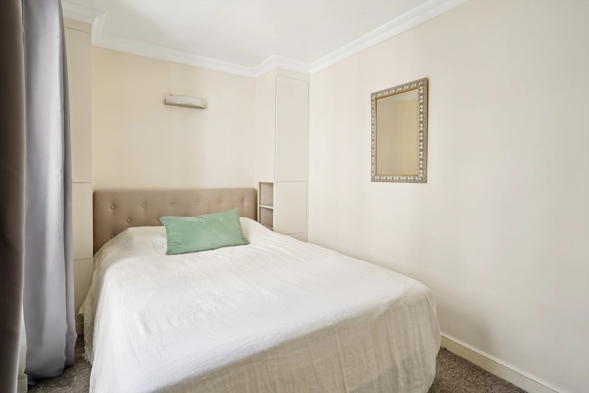 Paris 1st, Île-de-France, 75001, FR, 1 Bedroom Bedrooms, ,2 BathroomsBathrooms,Residential,For Sale,1847162
