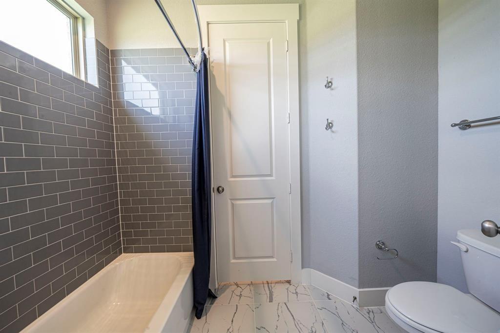 Waxahachie, Texas, 75165, United States, 4 Bedrooms Bedrooms, ,3 BathroomsBathrooms,Residential,For Sale,2007543