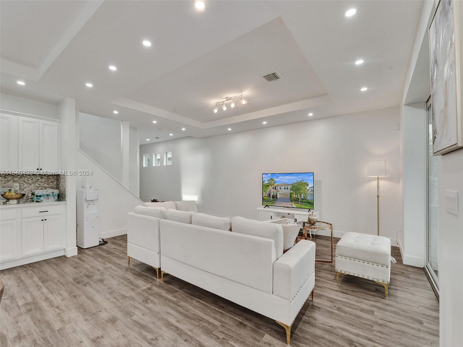 4334 Large Leaf Ln, Hollywood, Florida, 33021, United States, 6 Bedrooms Bedrooms, ,4 BathroomsBathrooms,Residential,For Sale,4334 Large Leaf Ln,1500872