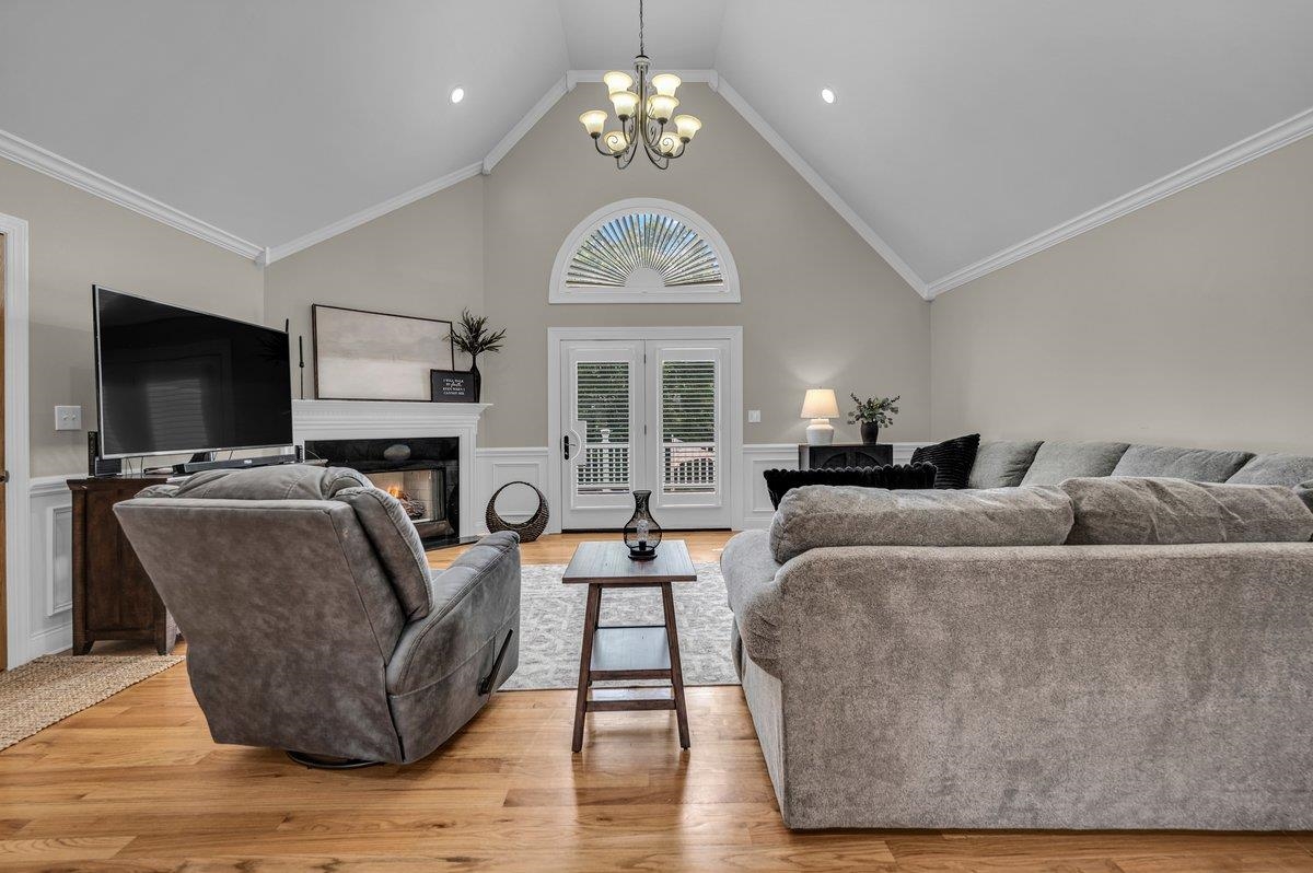 Landrum, South Carolina, 29356, United States, 5 Bedrooms Bedrooms, ,4 BathroomsBathrooms,Residential,For Sale,1915650