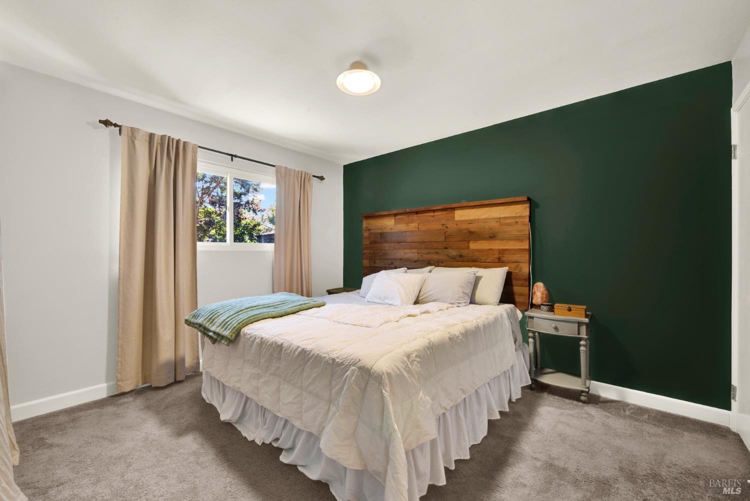 Vacaville, California, 95687, United States, 3 Bedrooms Bedrooms, ,2 BathroomsBathrooms,Residential,For Sale,1940371