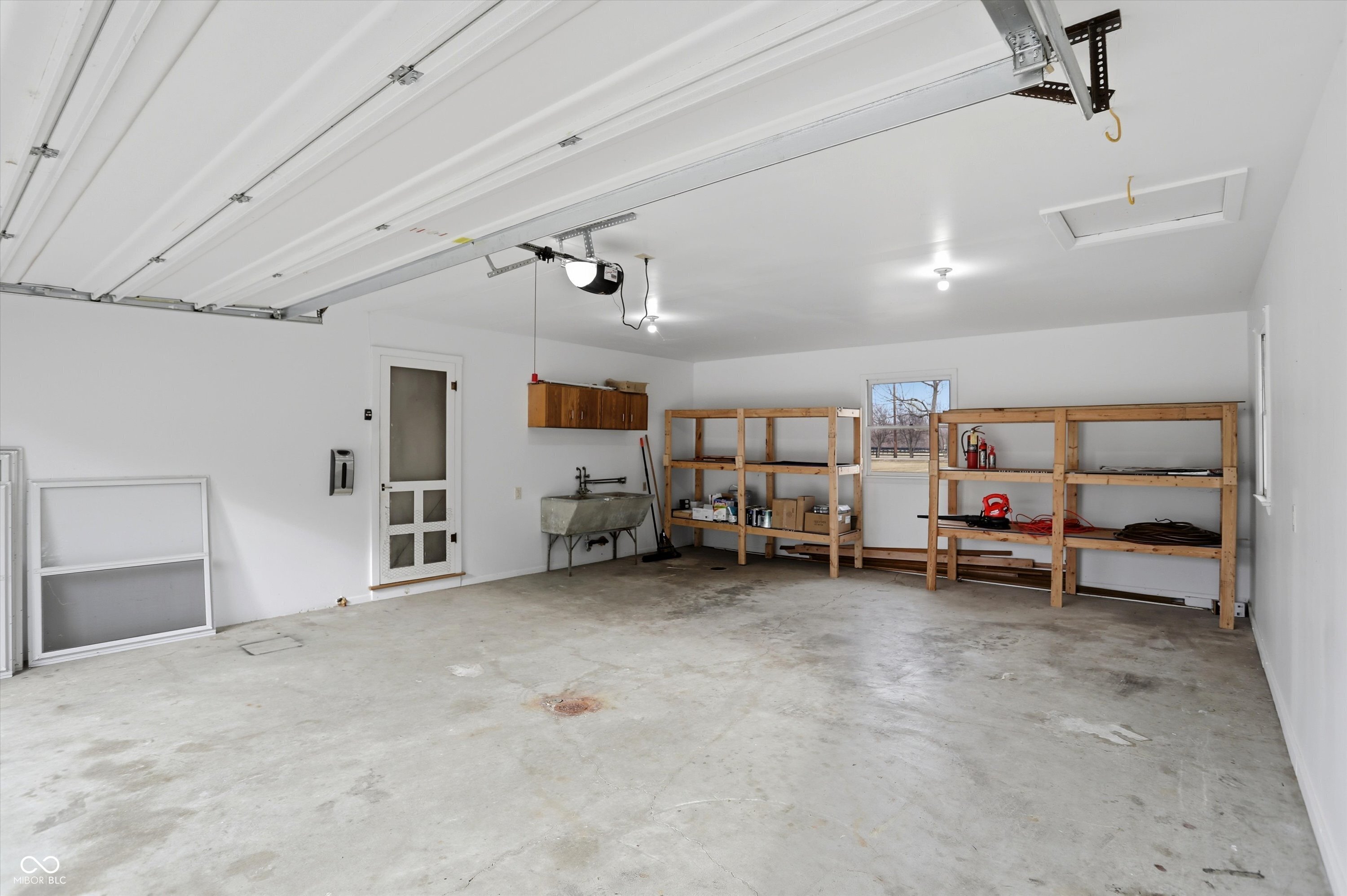 Zionsville, Indiana, 46077, United States, 3 Bedrooms Bedrooms, ,2 BathroomsBathrooms,Residential,For Sale,2008778