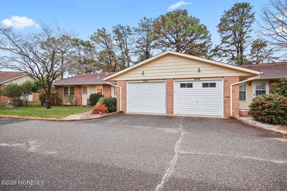 Buckingham Dr, Manchester, NJ 08759