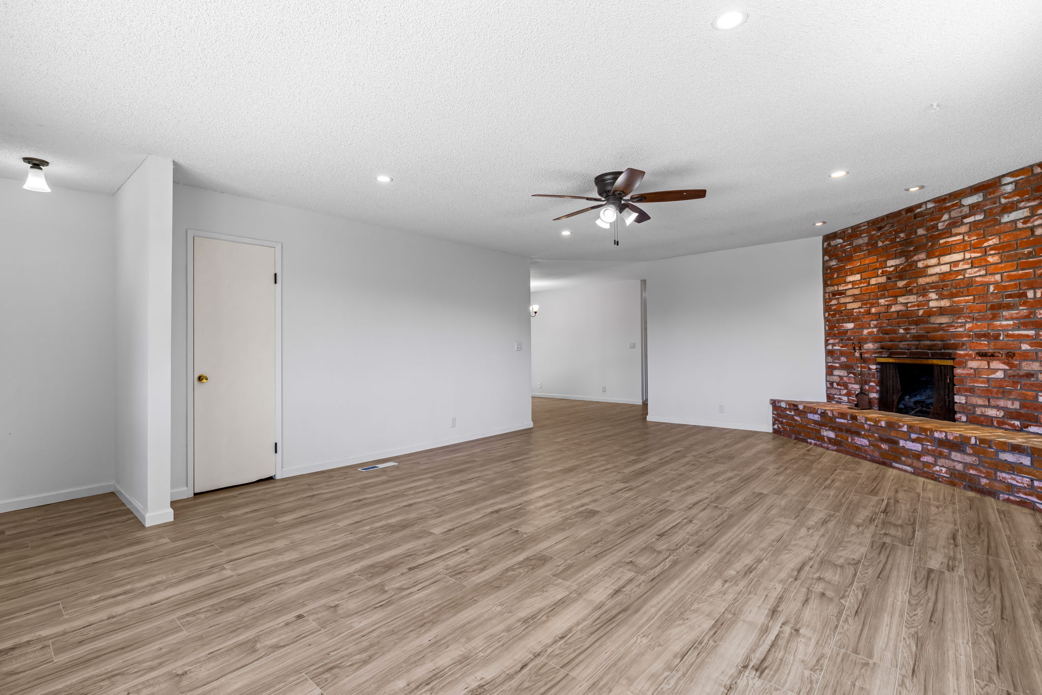 Watsonville, California, 95076, United States, 3 Bedrooms Bedrooms, ,2 BathroomsBathrooms,Residential,For Sale,1976793