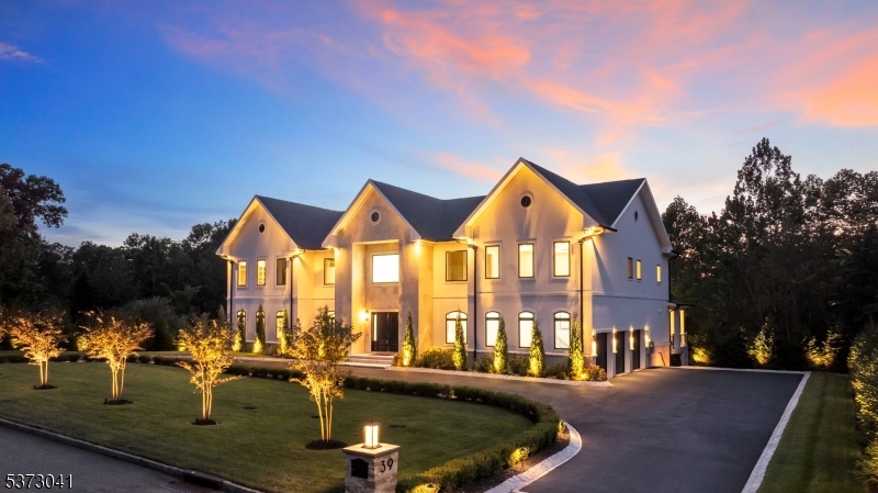 Livingston Twp., New Jersey, 07039, United States, 7 Bedrooms Bedrooms, ,9 BathroomsBathrooms,Residential,For Sale,1903454