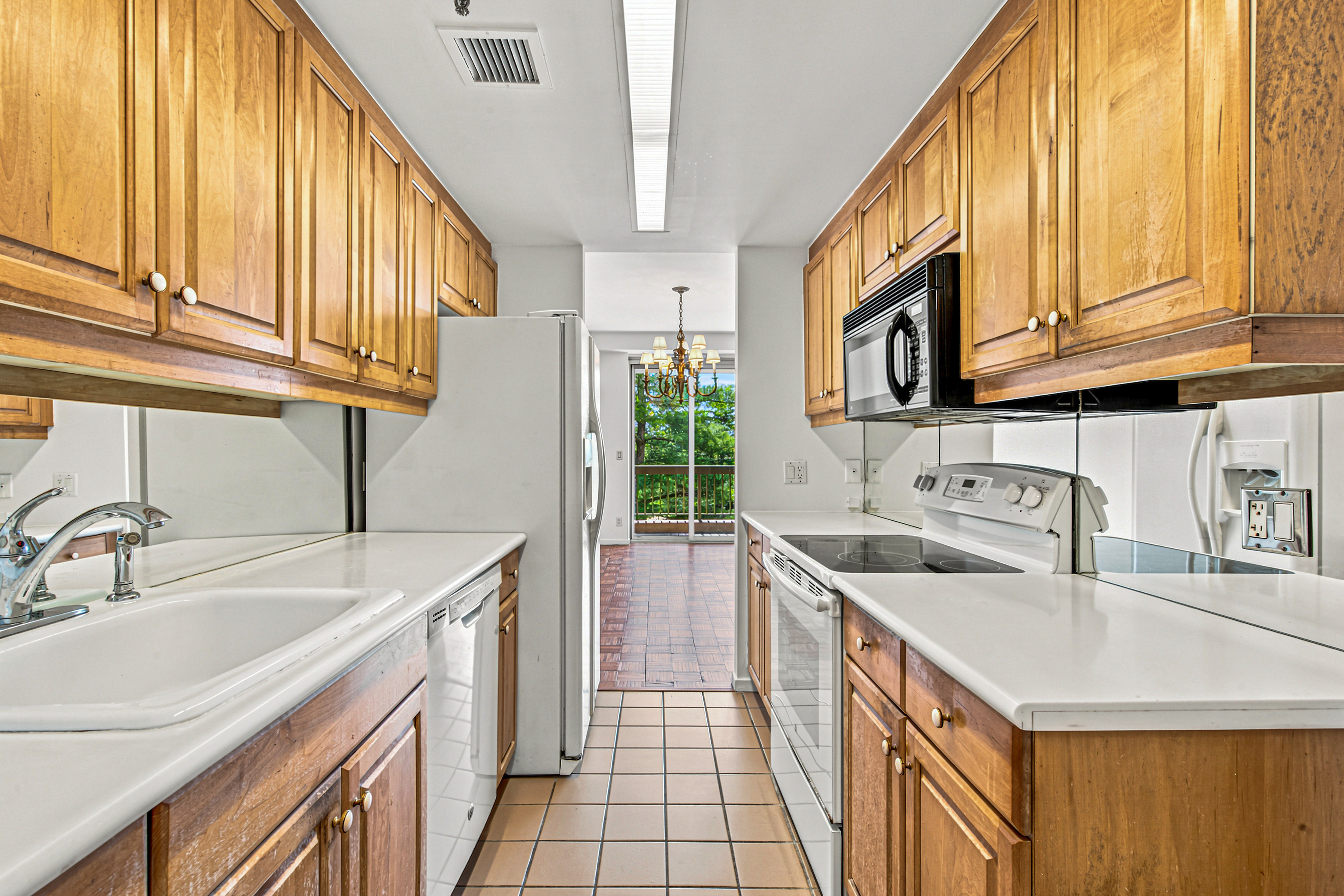  100 Hilton Avenue, Garden City, NY, 11530 - 物件實景