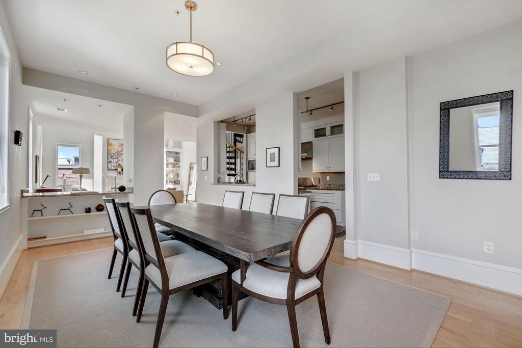 Washington, District of Columbia, 20009, United States, 3 Bedrooms Bedrooms, ,3 BathroomsBathrooms,Residential,For Sale,1987396