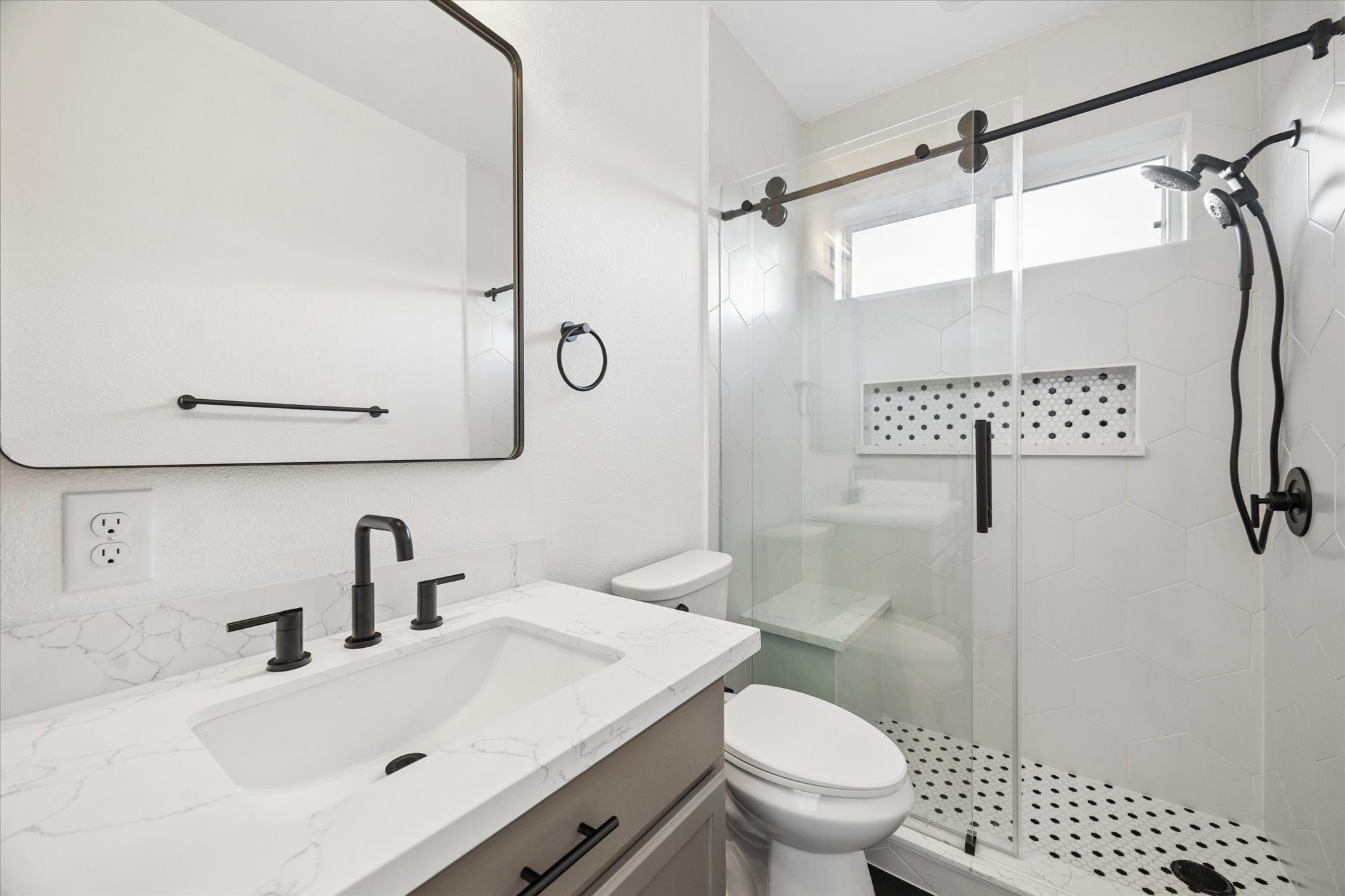  8819 Alicia Drive - 物件實景