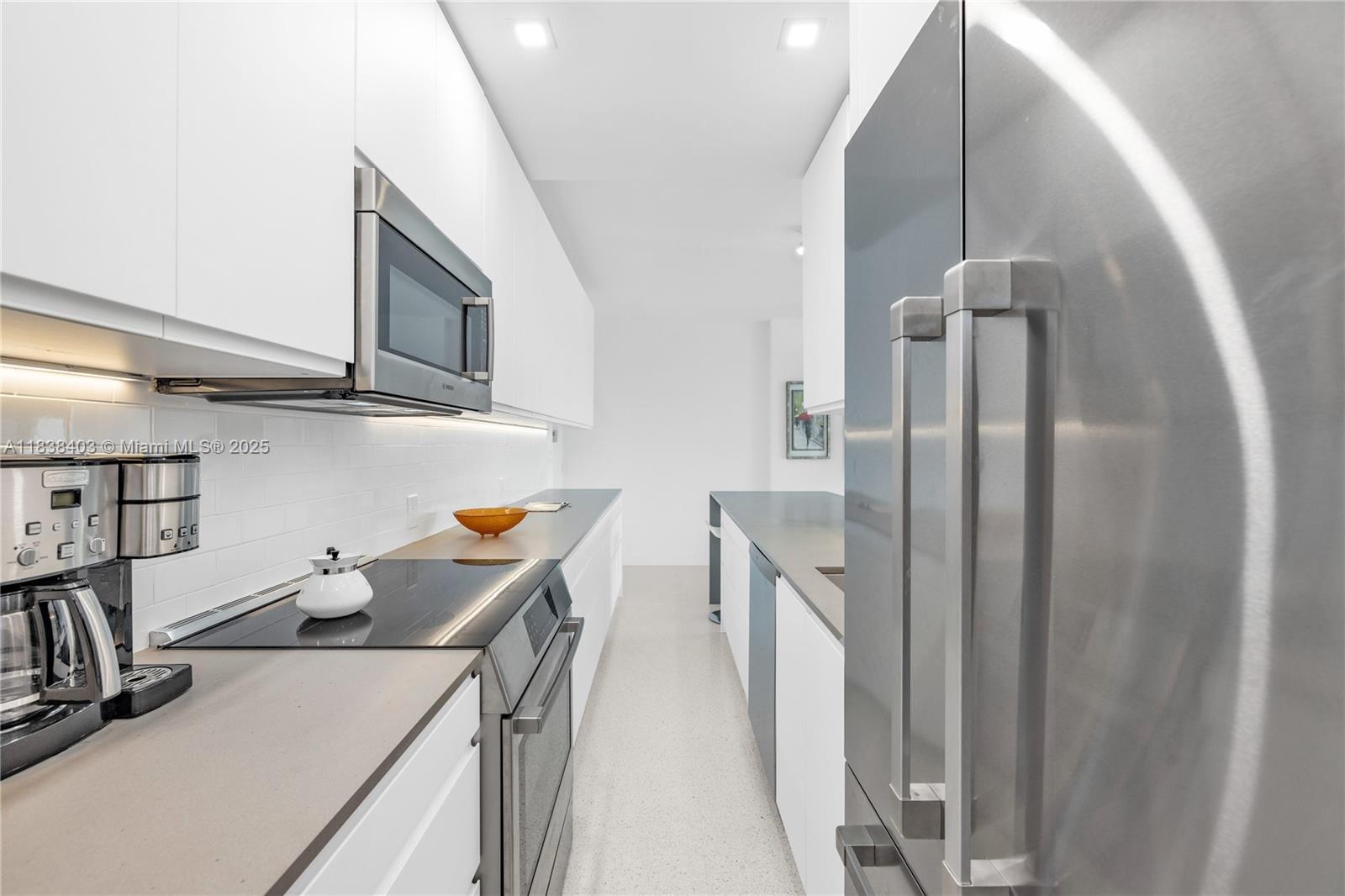 Miami Beach, Florida, 33139, United States, 1 Bedroom Bedrooms, ,1 BathroomBathrooms,Residential,For Sale,1891303