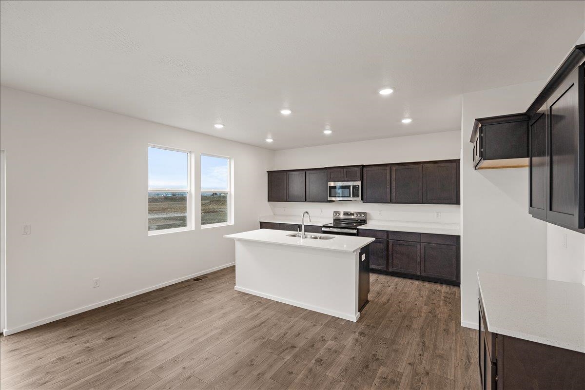 Deer Park, Washington, 99006, United States, 5 Bedrooms Bedrooms, ,2 BathroomsBathrooms,Residential,For Sale,1956687