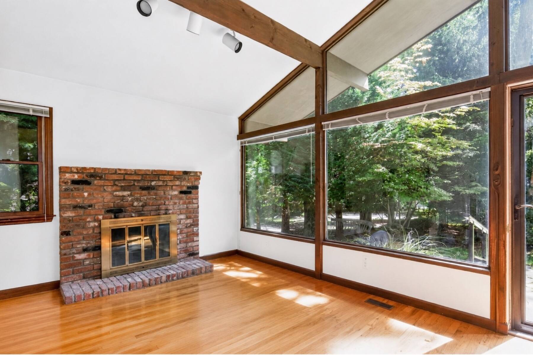  Light-Filled Contemporary in Clearwater - 物件實景