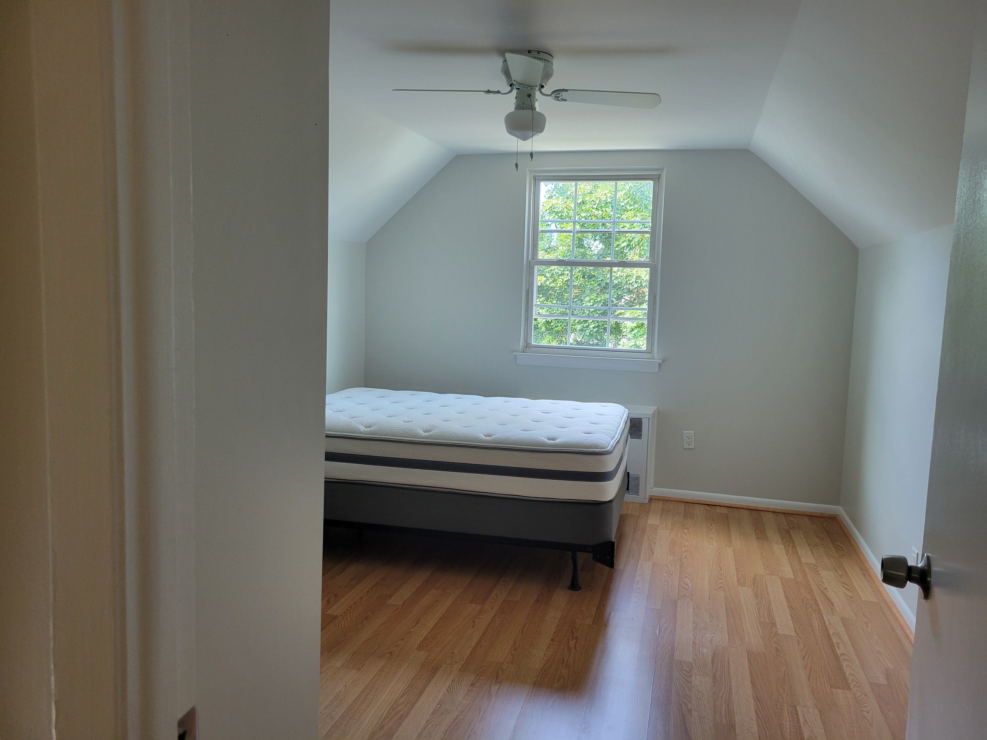 New Hyde Park, New York, 11040, United States, 4 Bedrooms Bedrooms, ,3 BathroomsBathrooms,Residential,For Sale,1928369