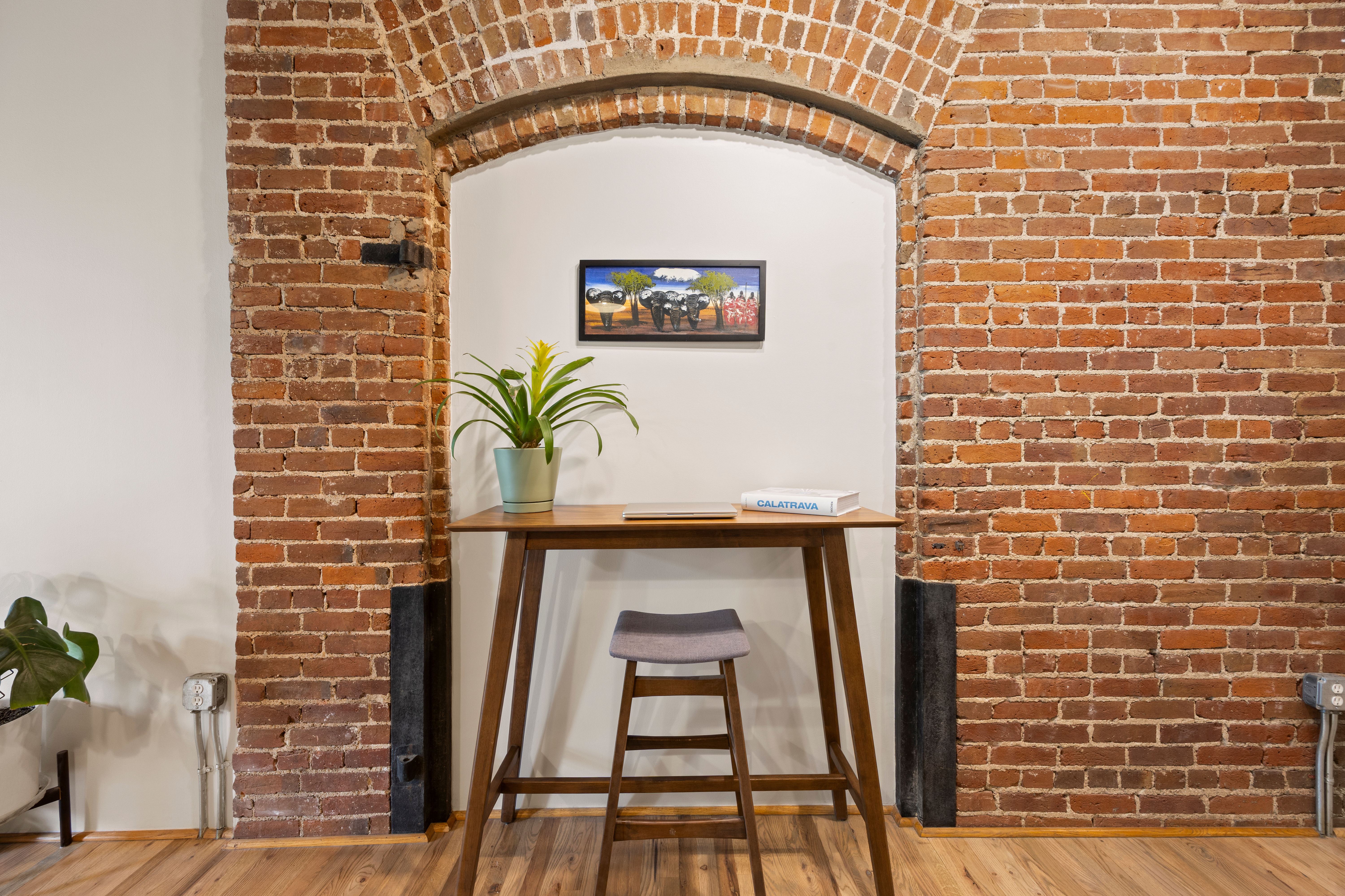  Historic WaterTower Loft with Modern Updates - 物件實景
