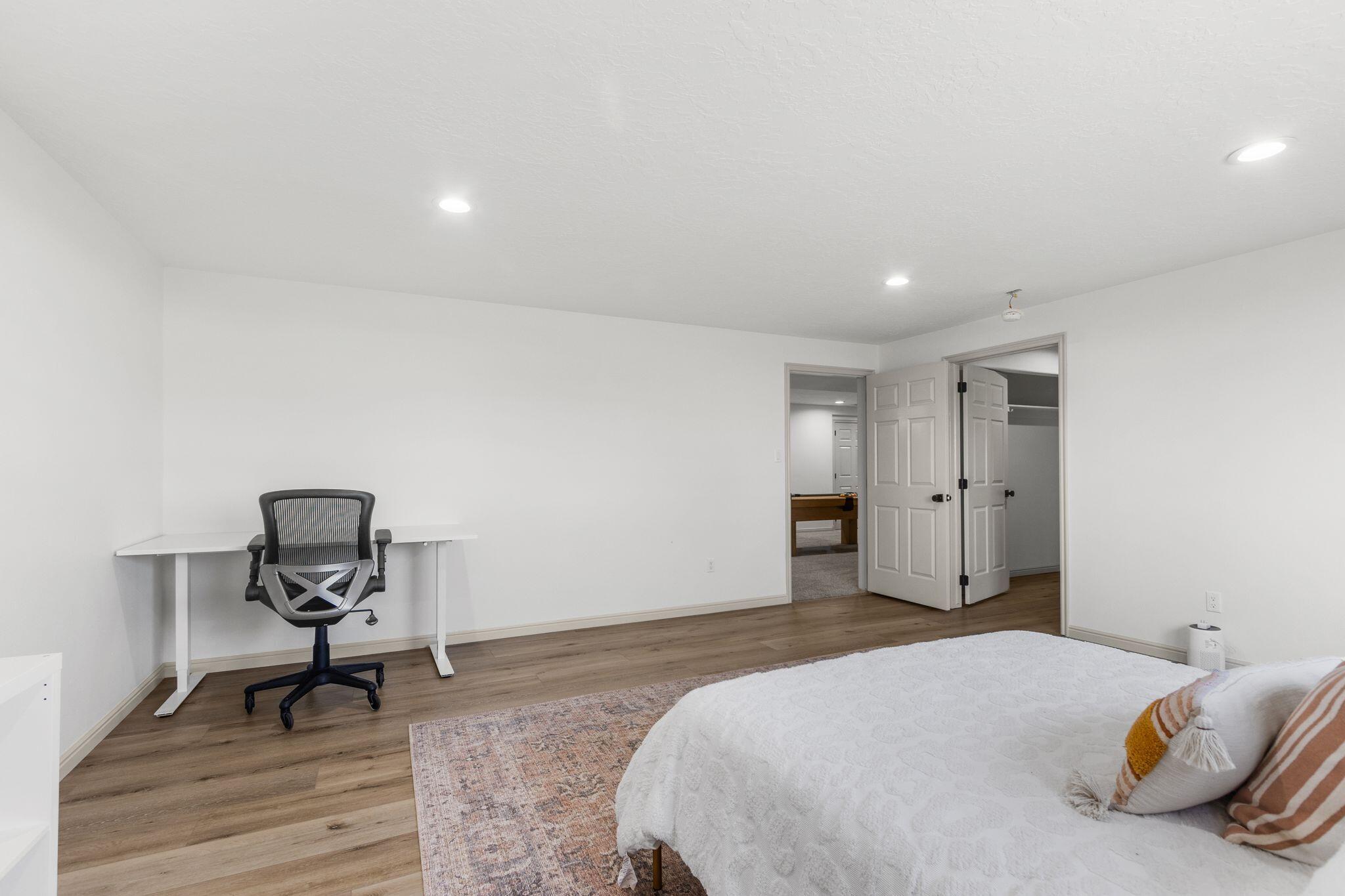 Parowan, Utah, 84761, United States, 6 Bedrooms Bedrooms, ,5 BathroomsBathrooms,Residential,For Sale,1995430