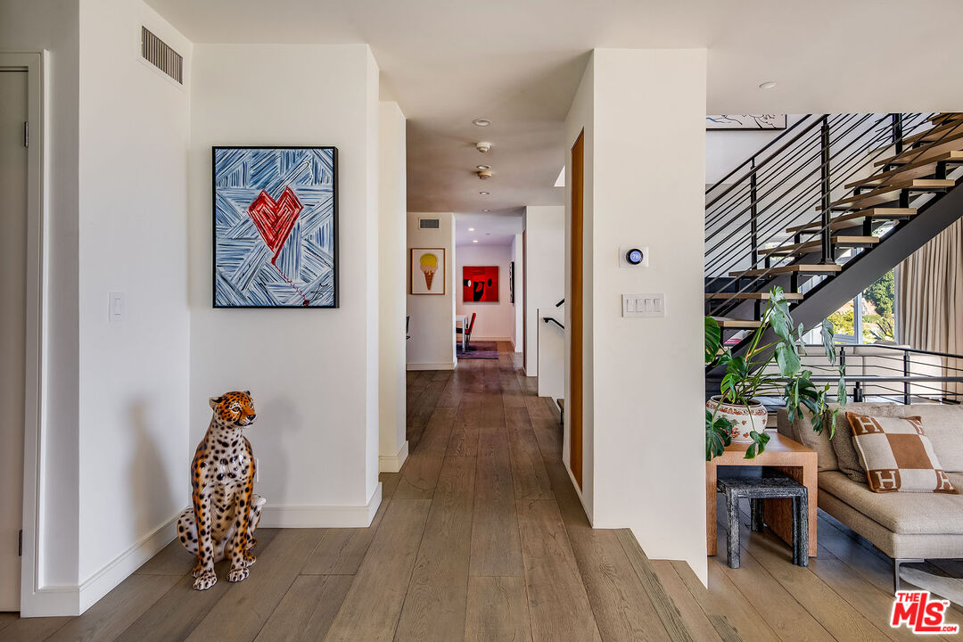 Los Angeles, California, 90069, United States, 4 Bedrooms Bedrooms, ,5 BathroomsBathrooms,Residential,For Sale,1759770