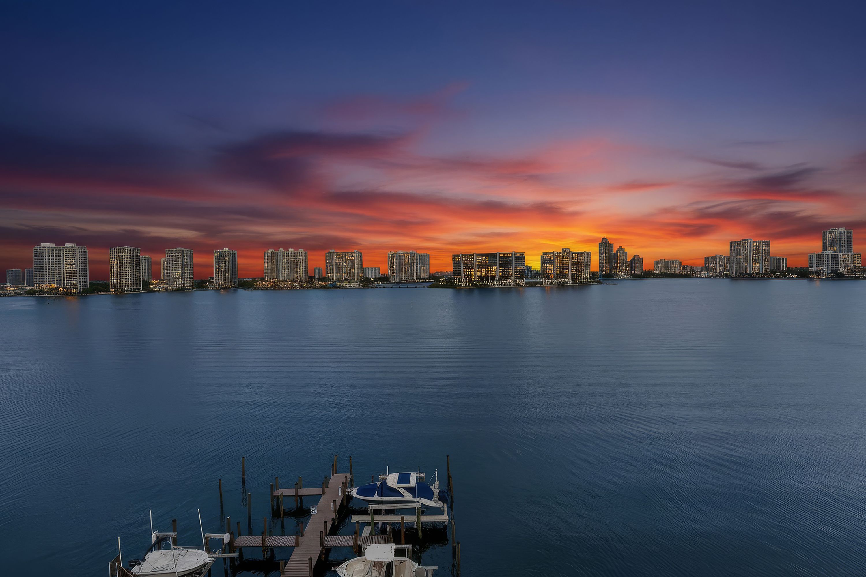  18000 N Bay Rd, Sunny Isles Beach, FL, 33160 - 物件實景