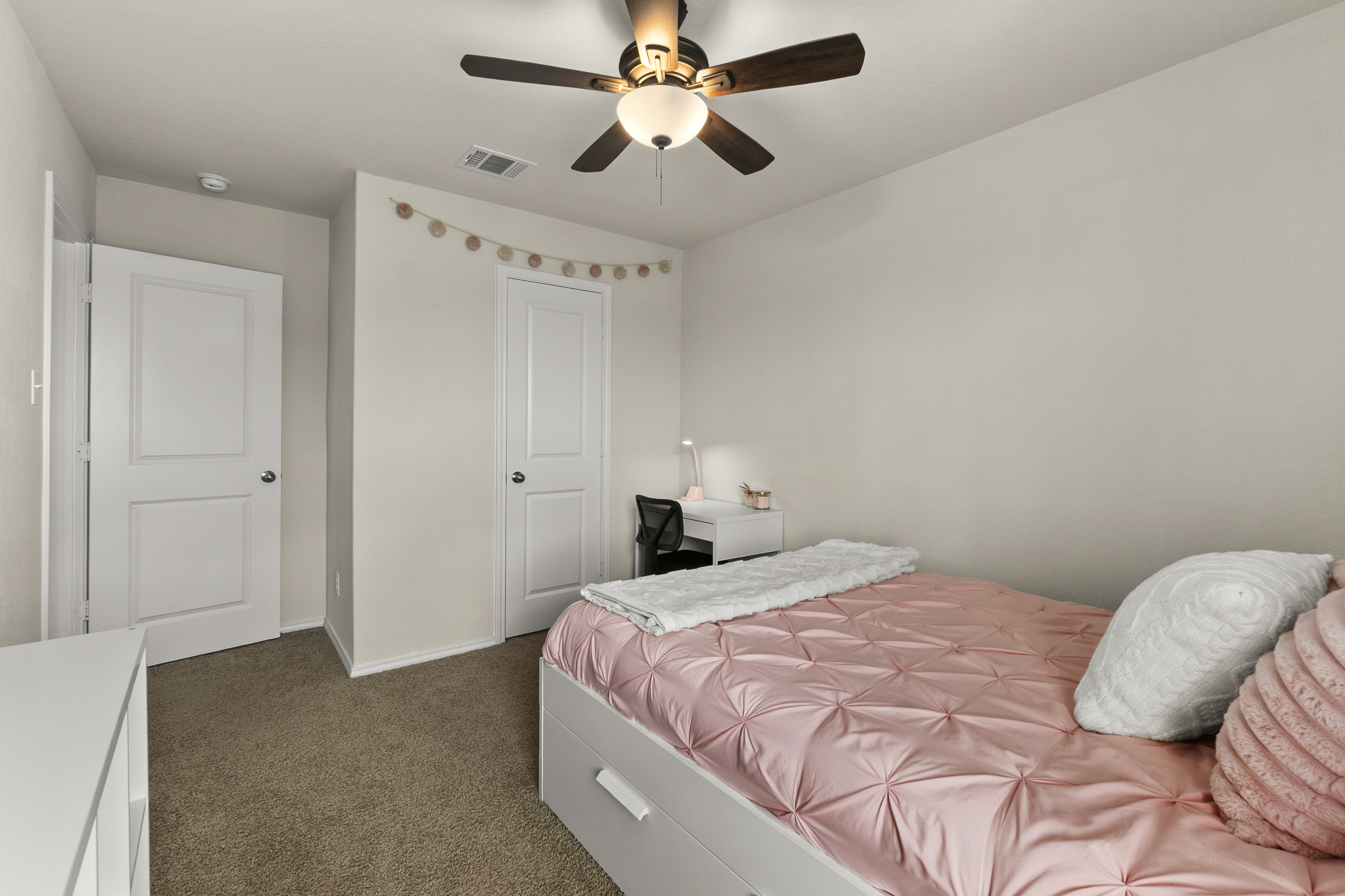  New Braunfels Living with a 2.99% Assumable VA Loan - 物件實景