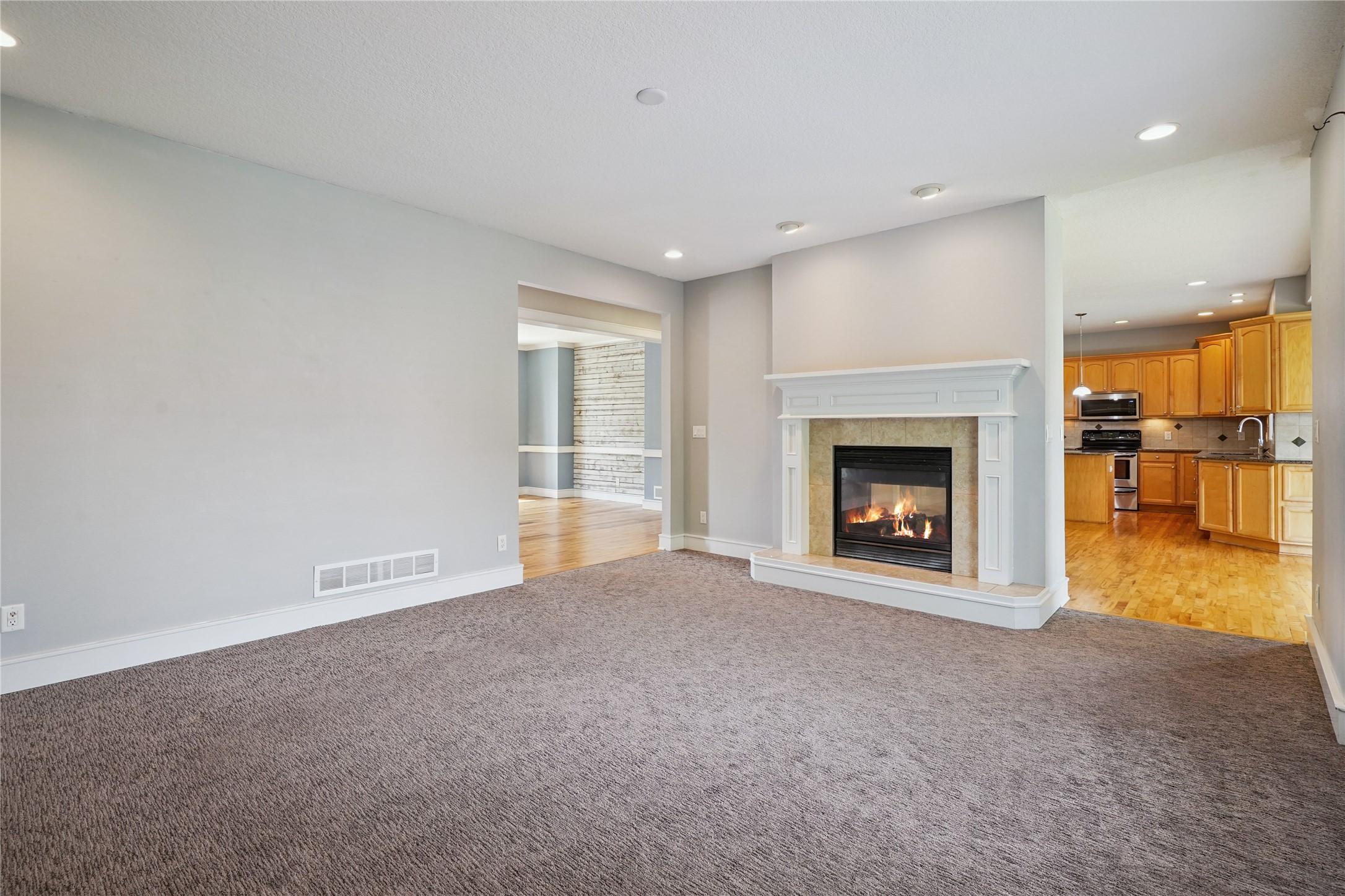 Urbandale, Iowa, 50323, United States, 5 Bedrooms Bedrooms, ,5 BathroomsBathrooms,Residential,For Sale,1978206