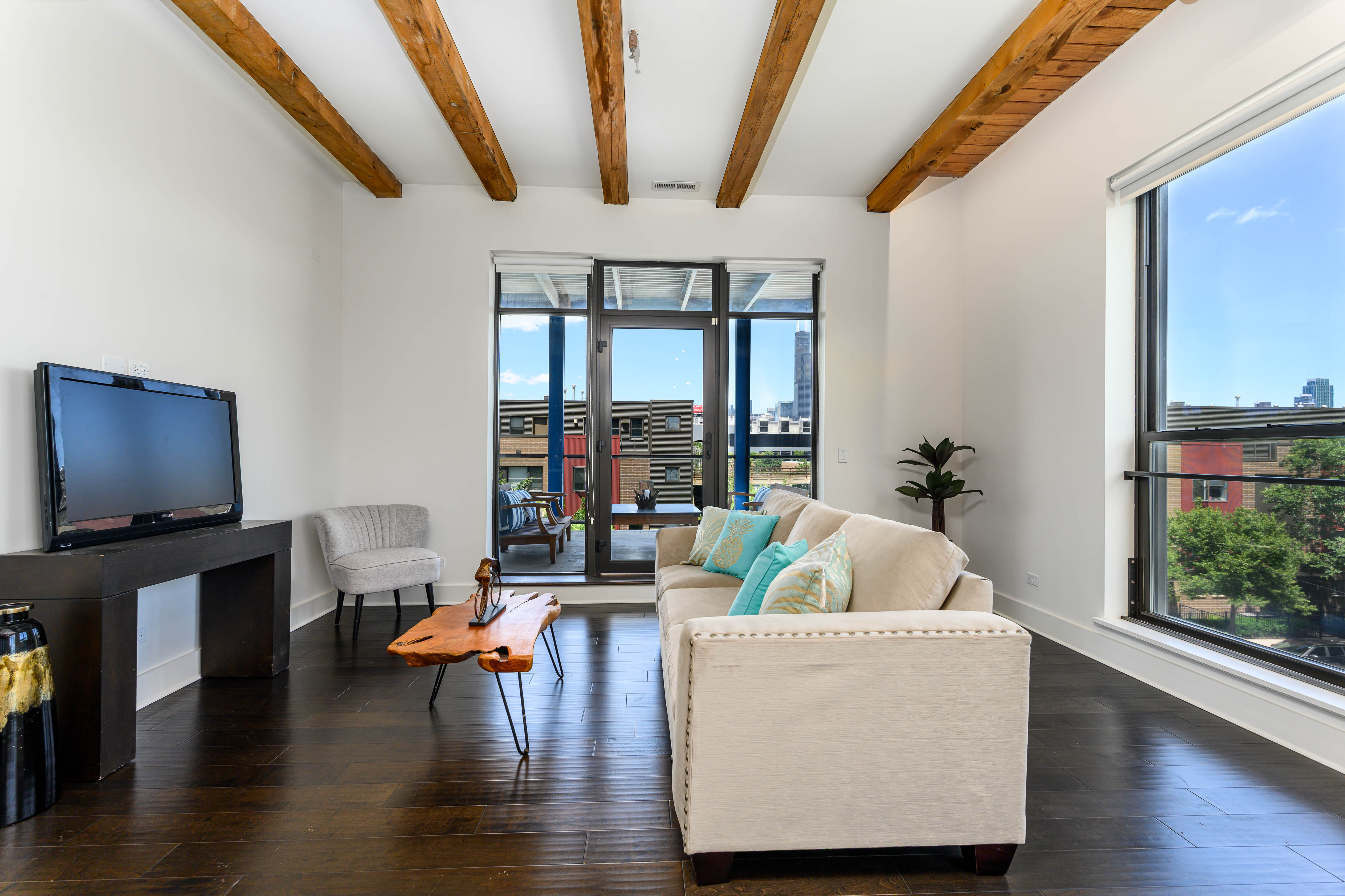  Stunning Mod Corner Loft with Downtown Views - 物件實景