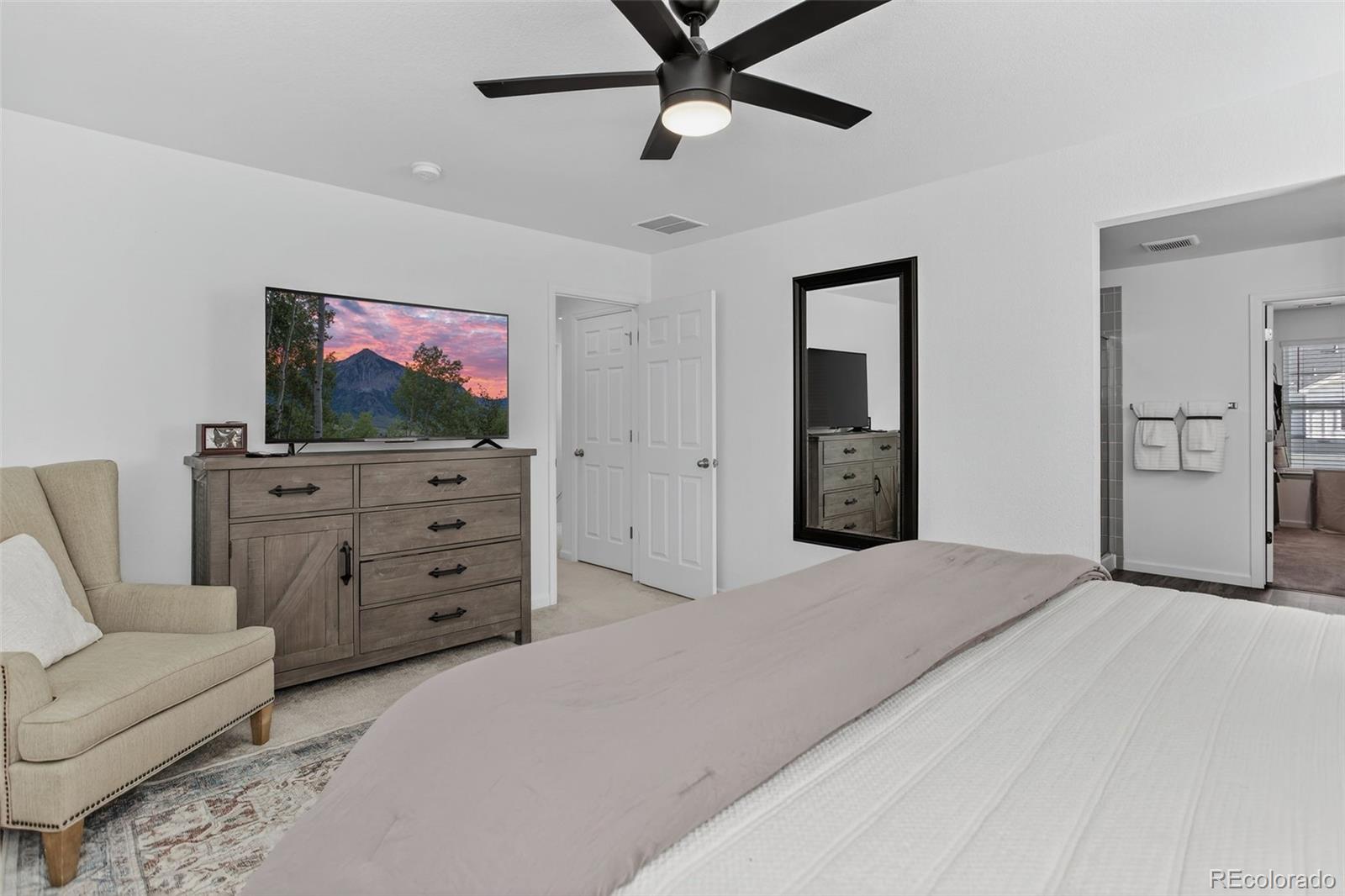 Castle Rock, Colorado, 80104, United States, 3 Bedrooms Bedrooms, ,2 BathroomsBathrooms,Residential,For Sale,1967525