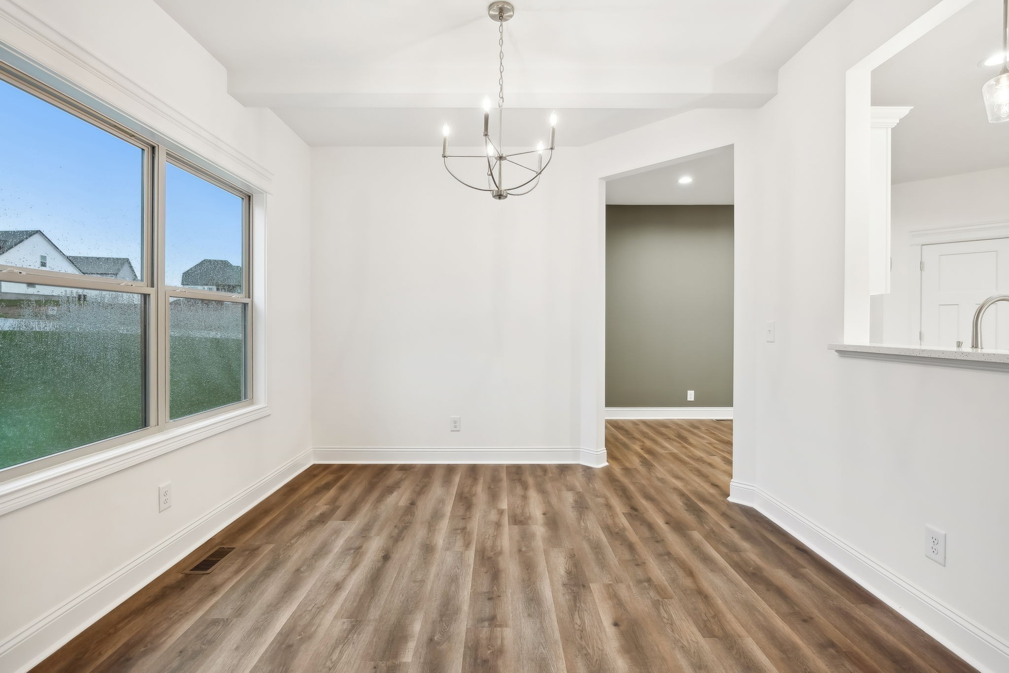 Clarksville, Tennessee, 37043, United States, 4 Bedrooms Bedrooms, ,4 BathroomsBathrooms,Residential,For Sale,2005810