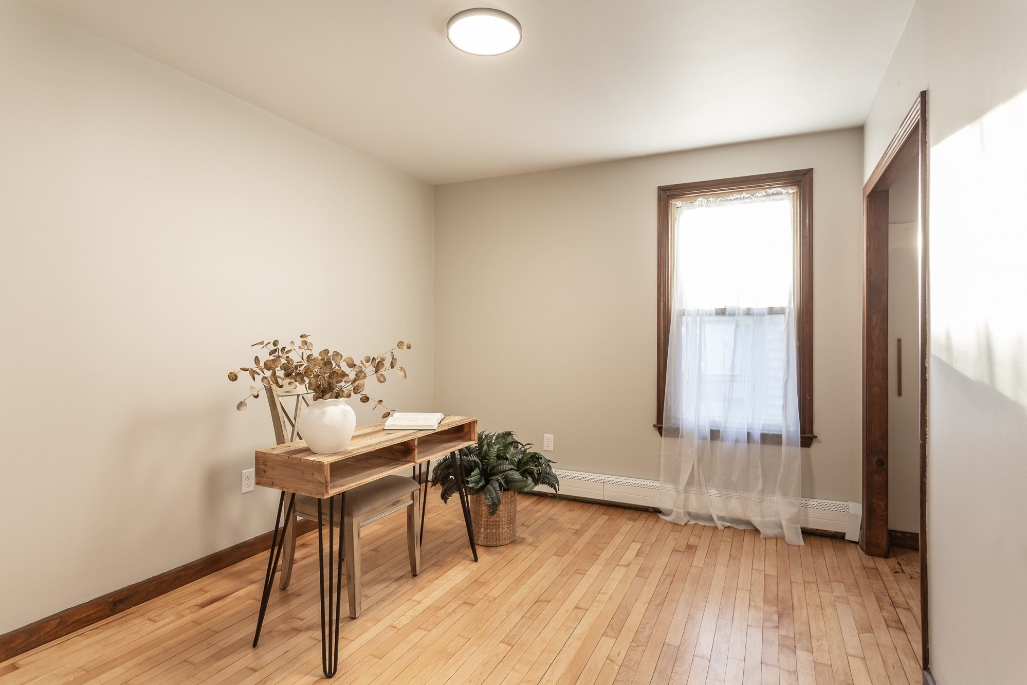 New Bedford, Massachusetts, 02744, United States, 7 Bedrooms Bedrooms, ,2 BathroomsBathrooms,Residential,For Sale,2012325