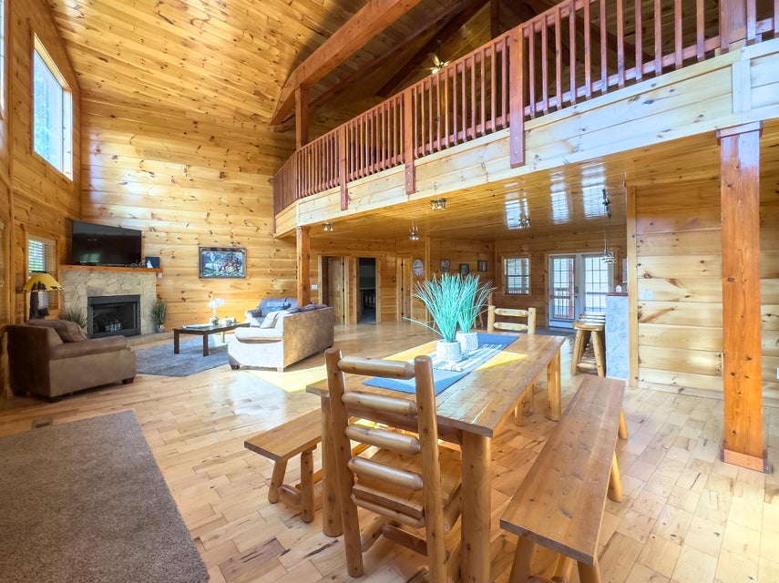 Sevierville, Tennessee, 37876, United States, 13 Bedrooms Bedrooms, ,14 BathroomsBathrooms,Residential,For Sale,1974606