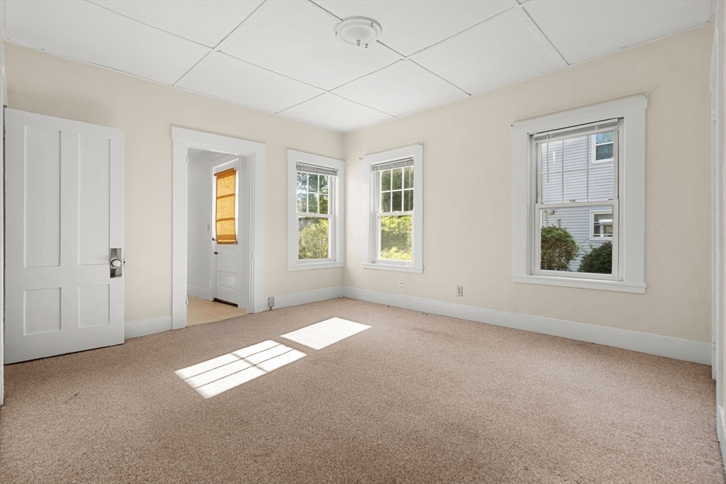 Wakefield, Massachusetts, 01880, United States, 4 Bedrooms Bedrooms, ,2 BathroomsBathrooms,Residential,For Sale,1947079