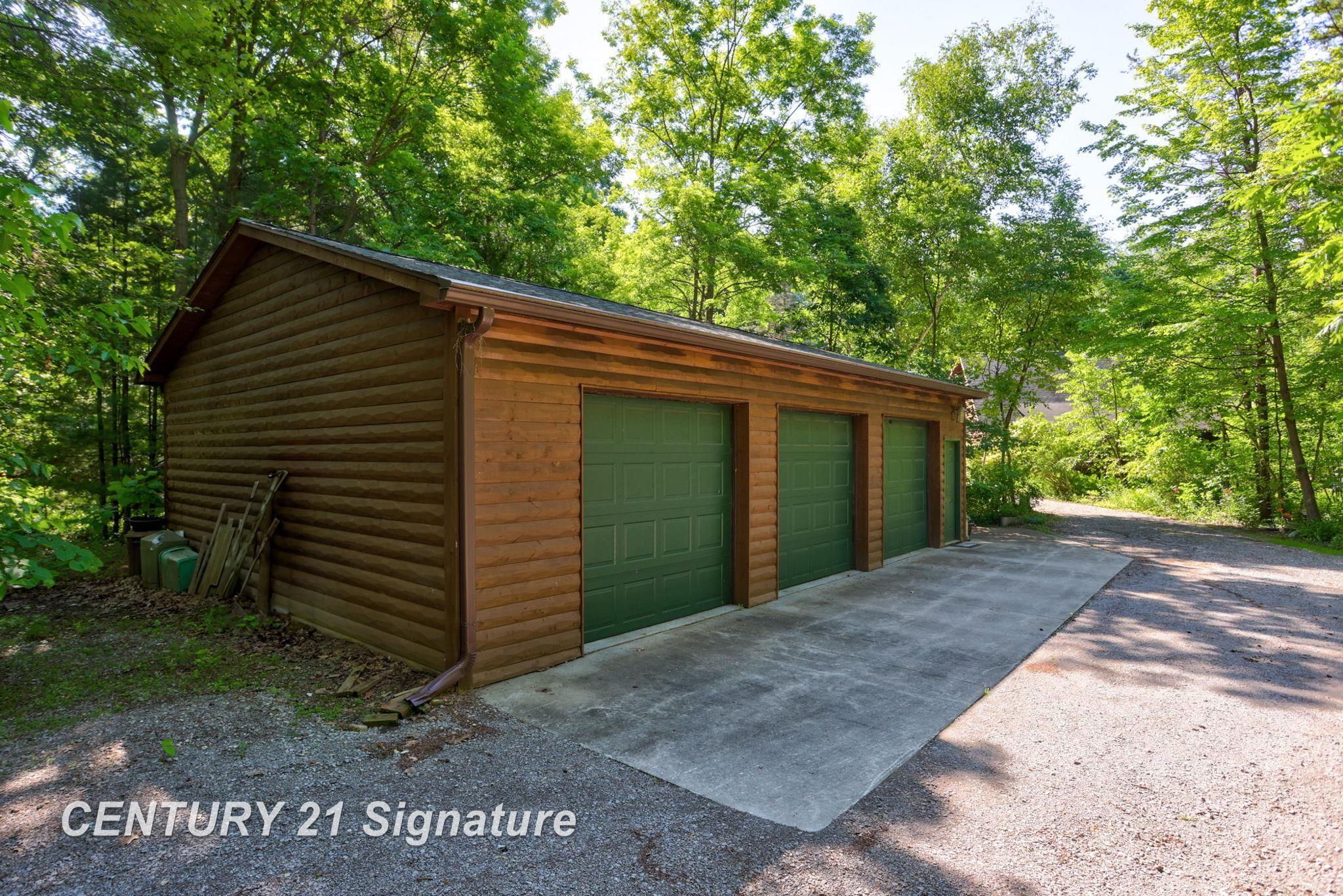 Chesaning, Michigan, 48616, United States, 4 Bedrooms Bedrooms, ,3 BathroomsBathrooms,Residential,For Sale,1980512