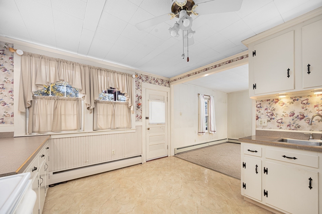 Northbridge, Massachusetts, 01534, United States, 3 Bedrooms Bedrooms, ,1 BathroomBathrooms,Residential,For Sale,1992479