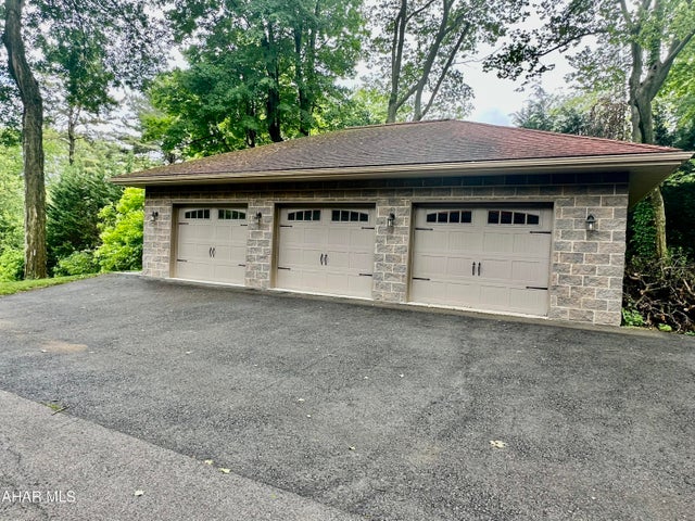 Altoona, Pennsylvania, 16602, United States, 4 Bedrooms Bedrooms, ,4 BathroomsBathrooms,Residential,For Sale,1826660