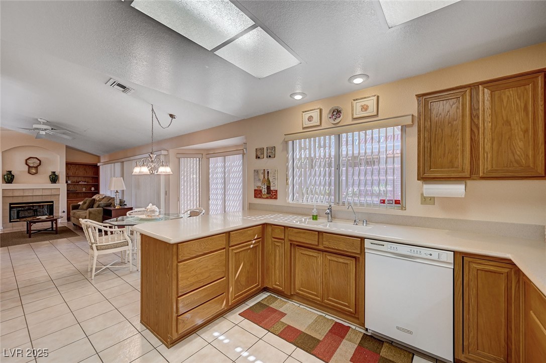 Las Vegas, Nevada, 89134, United States, 2 Bedrooms Bedrooms, ,2 BathroomsBathrooms,Residential,For Sale,1950375