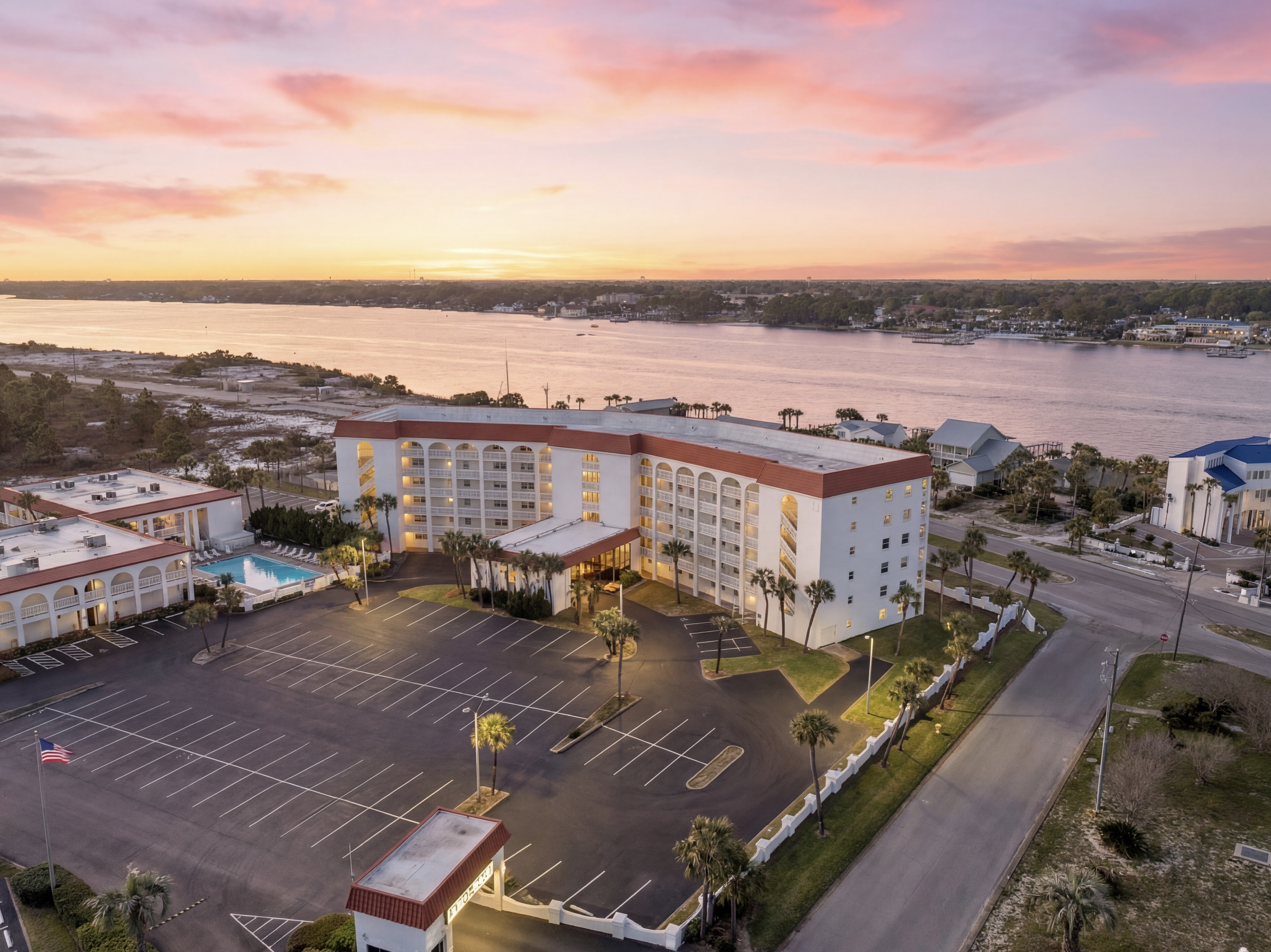  Updated Coastal Condo With Gulf Access And Resort Amenities - 物件實景