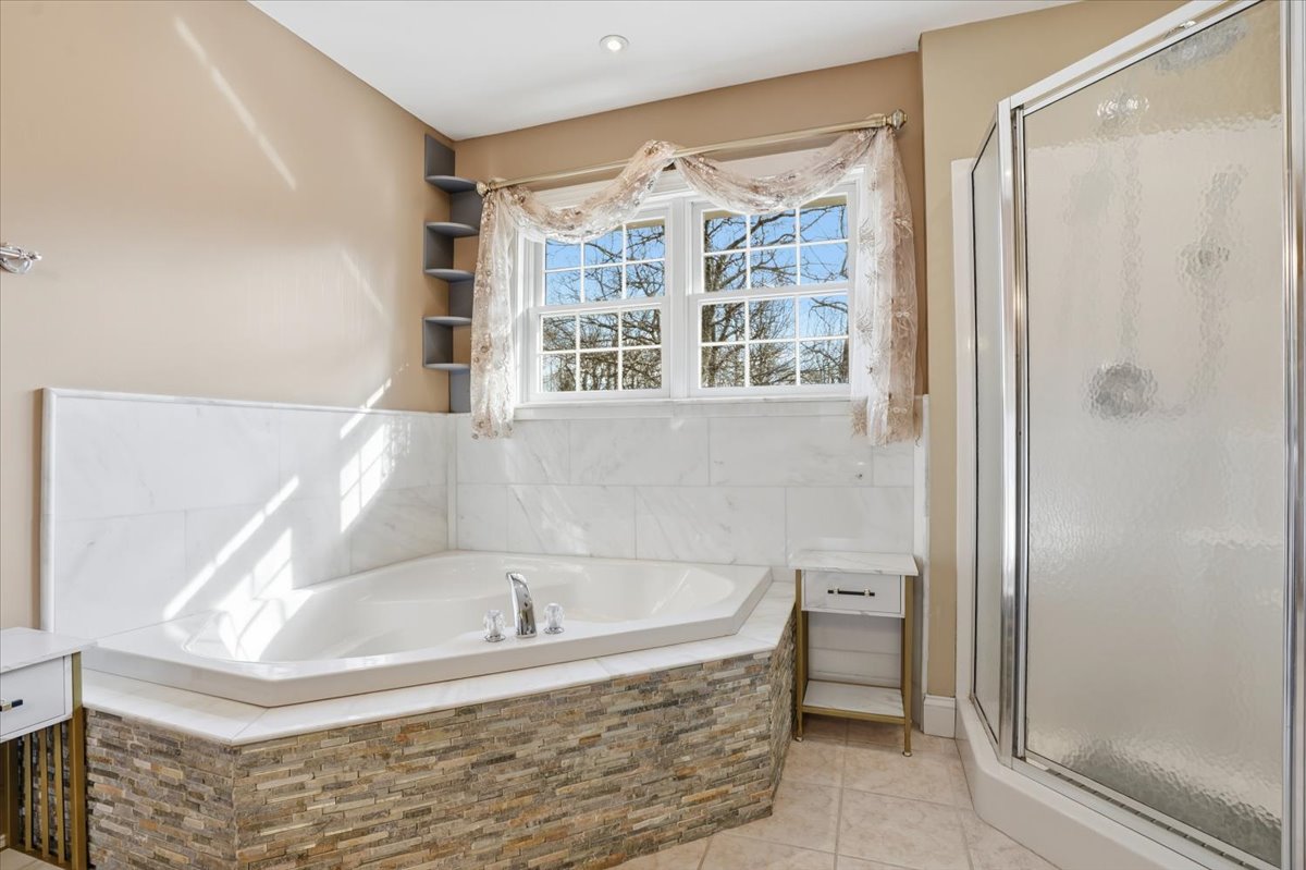 Milford, Pennsylvania, 18337, United States, 4 Bedrooms Bedrooms, ,3 BathroomsBathrooms,Residential,For Sale,2013781