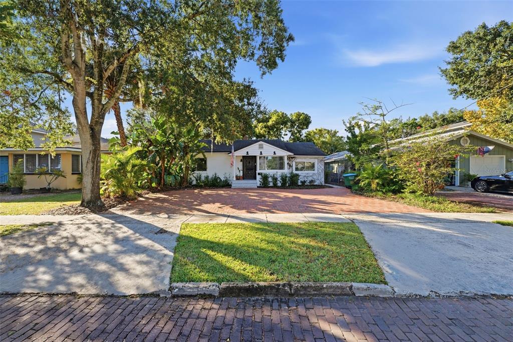 Winter Park, Florida, 32789, United States, 3 Bedrooms Bedrooms, ,2 BathroomsBathrooms,Residential,For Sale,1987526