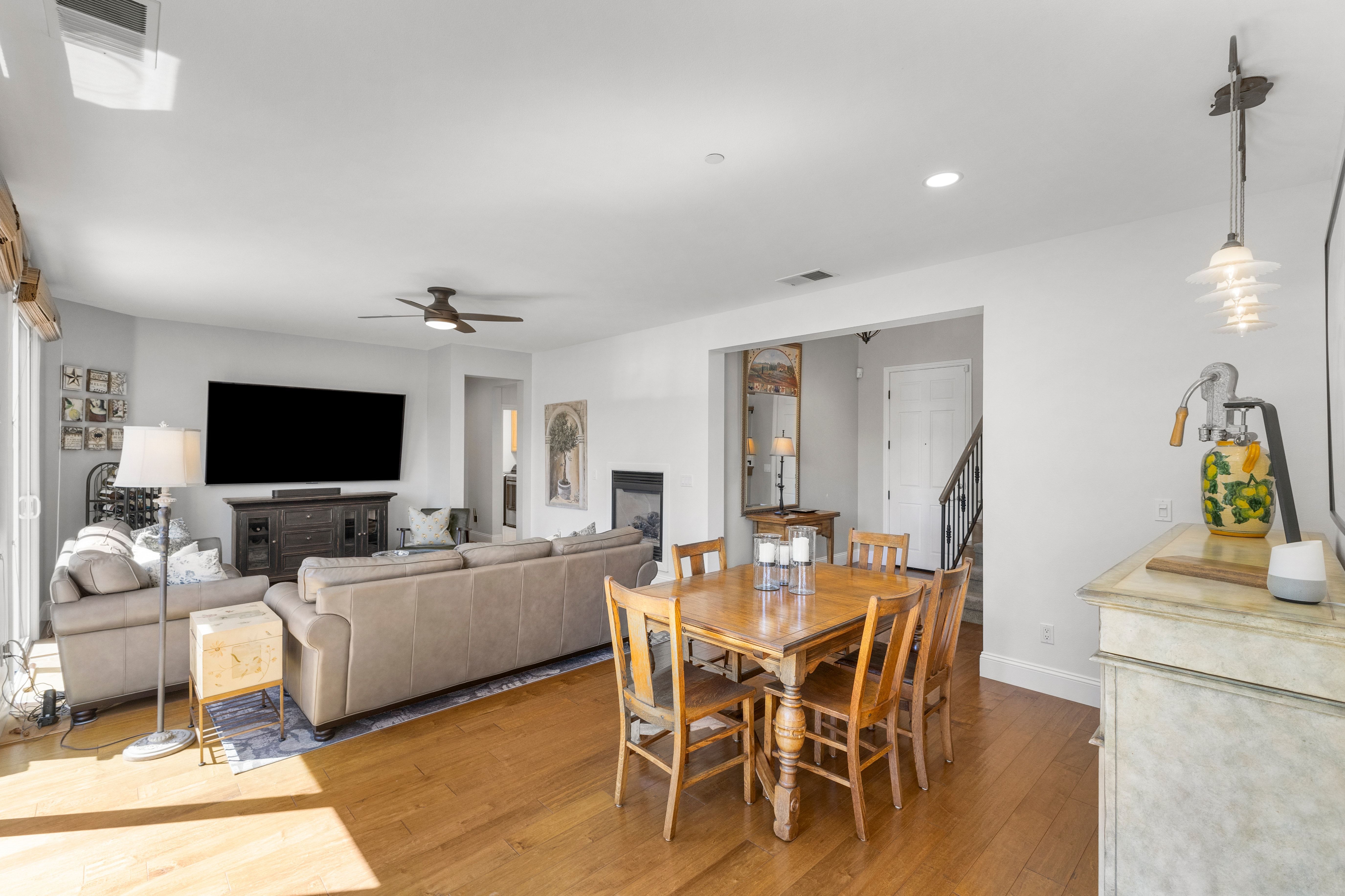  Custom Home on a Spectacular View Lot with Majestic Heritage Oak - 物件實景