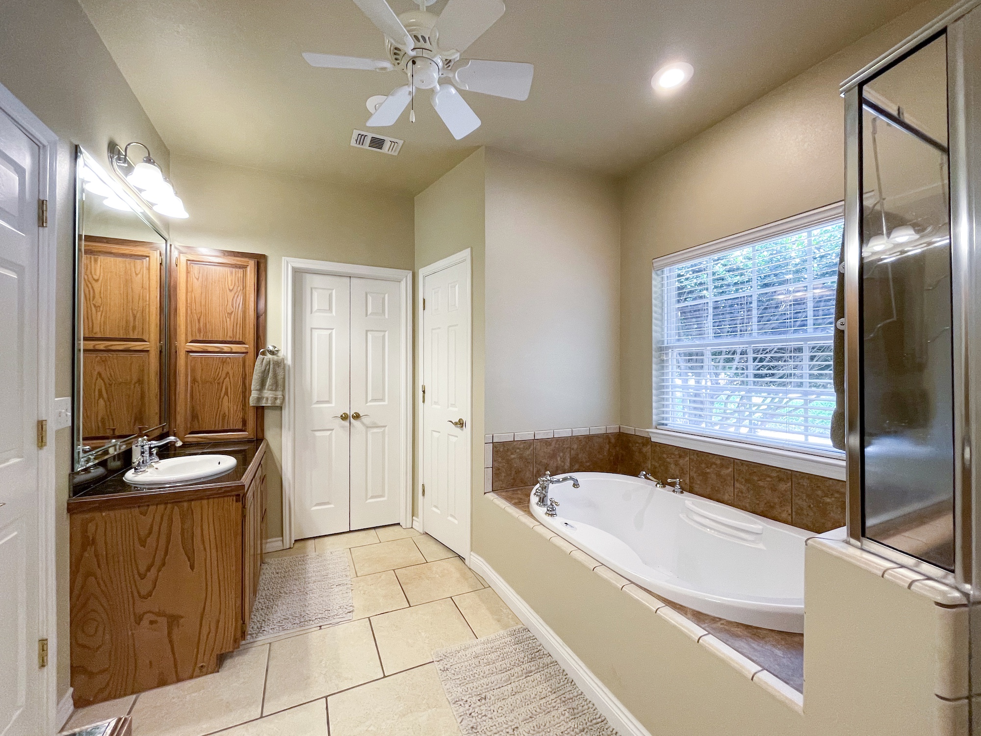 Texarkana, Texas, 75503, United States, 3 Bedrooms Bedrooms, ,4 BathroomsBathrooms,Residential,For Sale,1841636