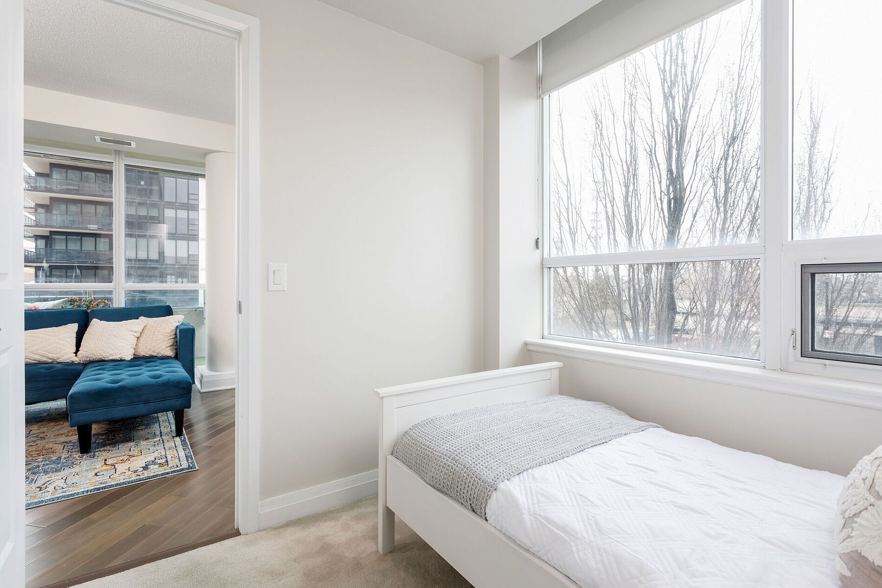  Spacious and Bright Condo - 物件實景