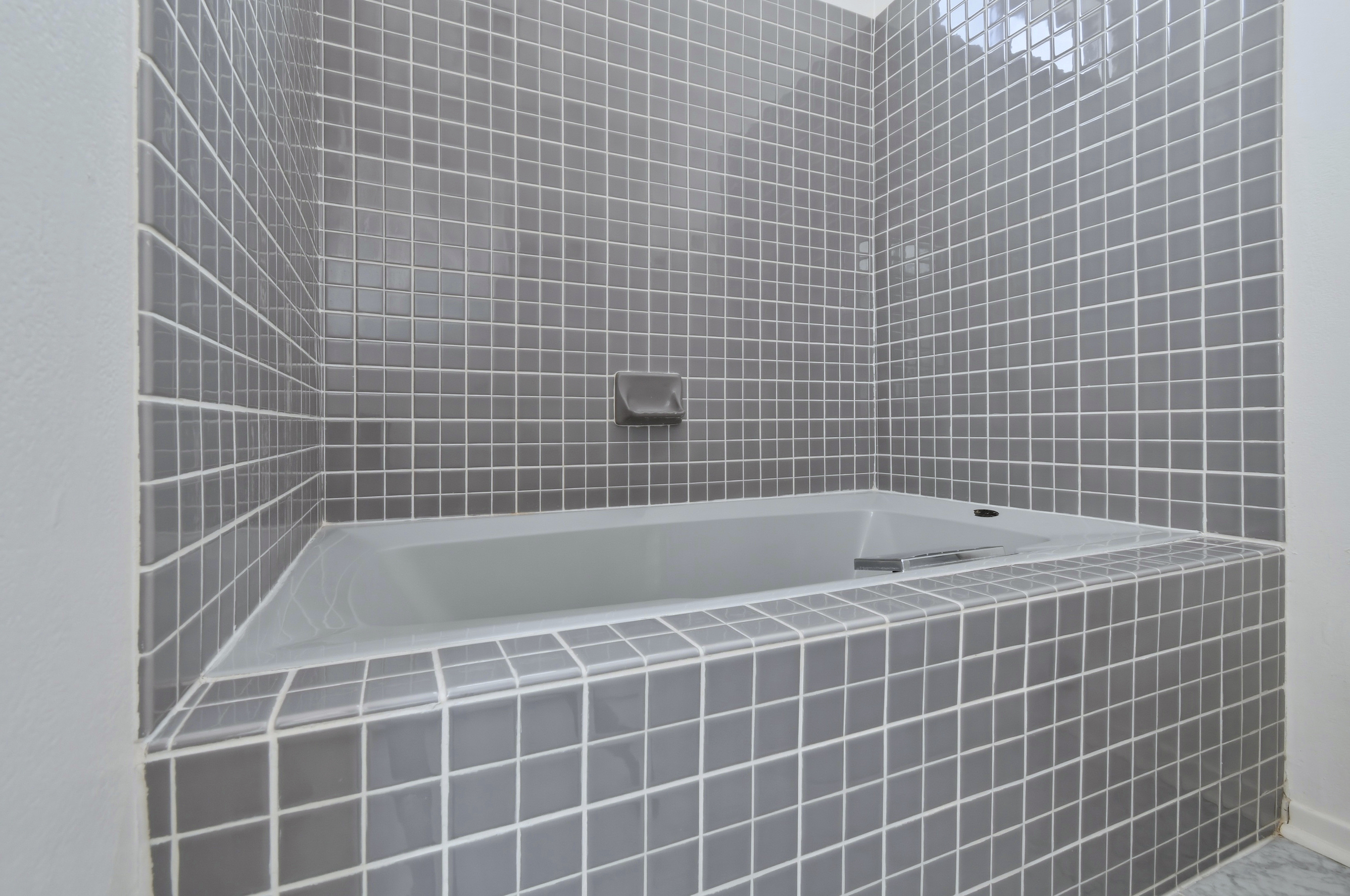  11738 Moorpark Street Unit E - 物件實景